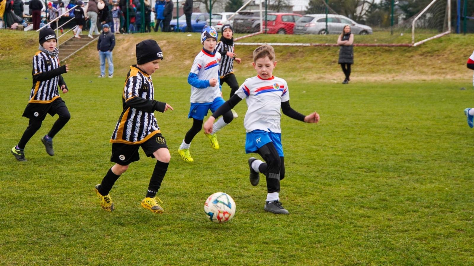 Zdjęcie w galerii na portalu naszraciborz.pl: Raszczyce Cup 2025. Piłkarska rywalizacja ponad pięciuset zawodników [FOTO] wiadomości z regionu