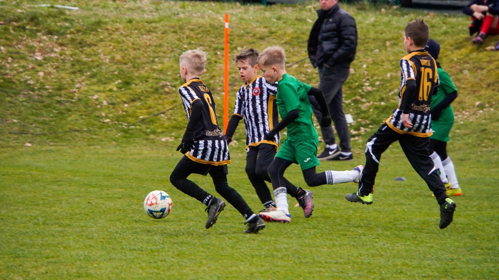 Zdjęcie w galerii na portalu naszraciborz.pl: Raszczyce Cup 2025. Piłkarska rywalizacja ponad pięciuset zawodników [FOTO] wiadomości z regionu