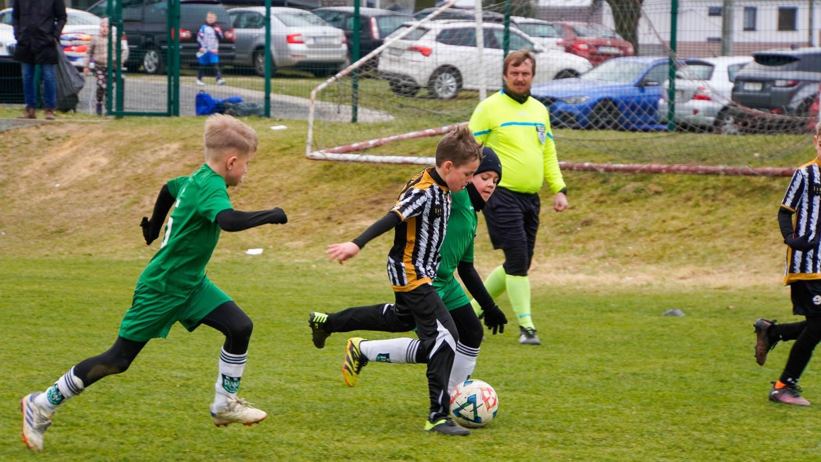 Zdjęcie w galerii na portalu naszraciborz.pl: Raszczyce Cup 2025. Piłkarska rywalizacja ponad pięciuset zawodników [FOTO] wiadomości z regionu