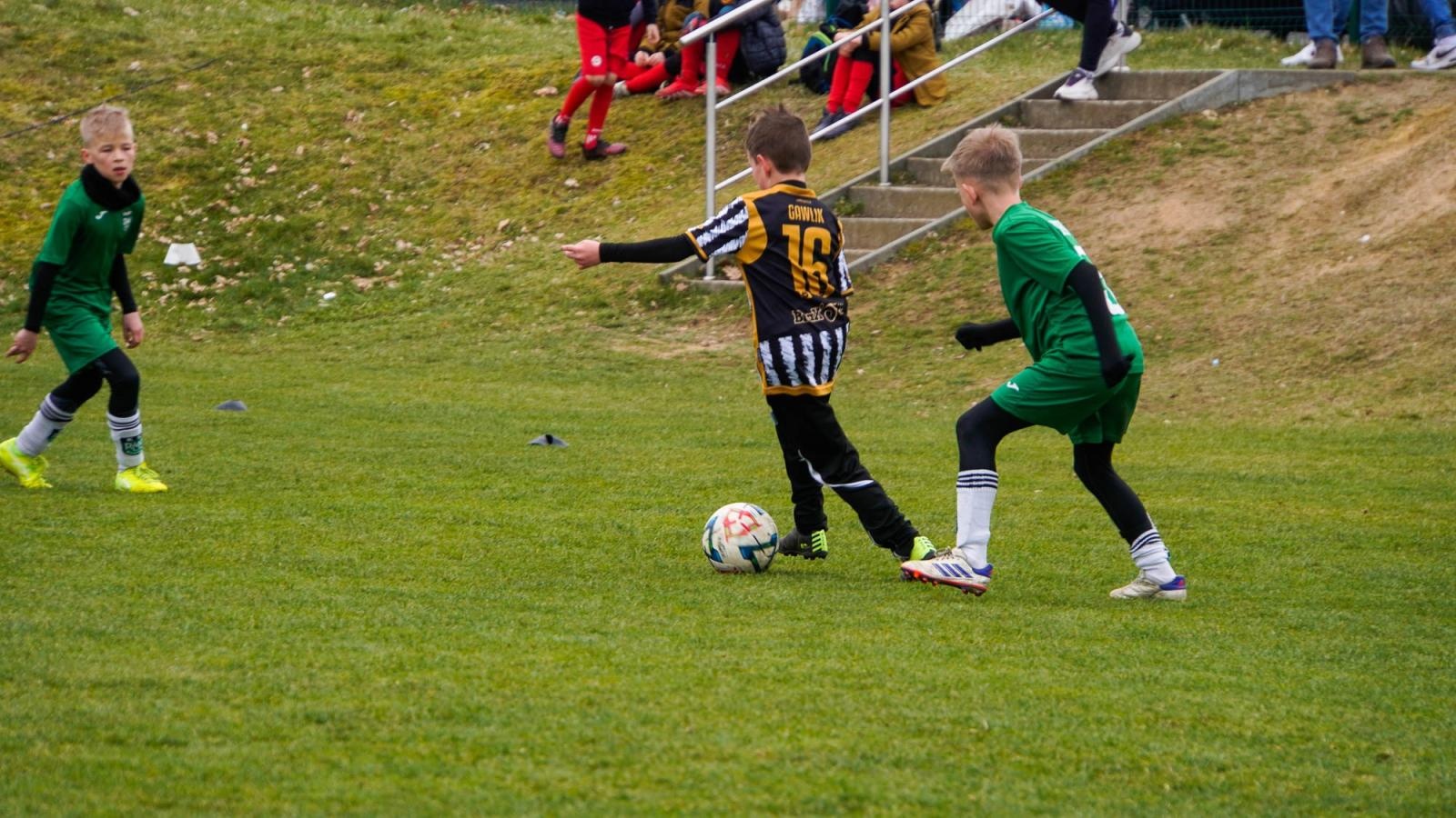 Zdjęcie w galerii na portalu naszraciborz.pl: Raszczyce Cup 2025. Piłkarska rywalizacja ponad pięciuset zawodników [FOTO] wiadomości z regionu