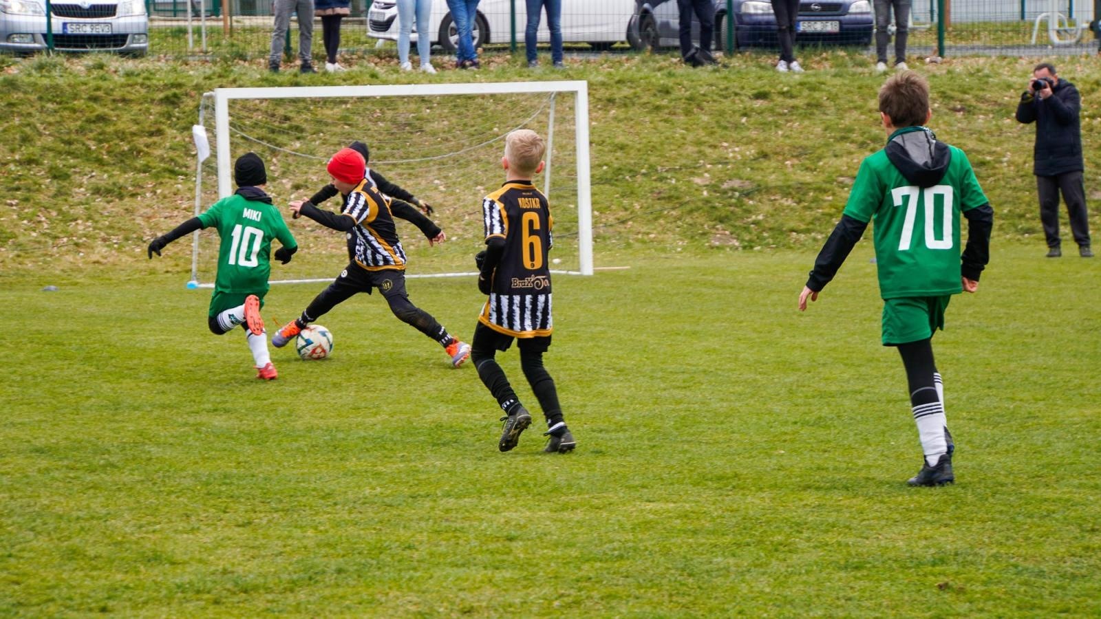 Zdjęcie w galerii na portalu naszraciborz.pl: Raszczyce Cup 2025. Piłkarska rywalizacja ponad pięciuset zawodników [FOTO] wiadomości z regionu