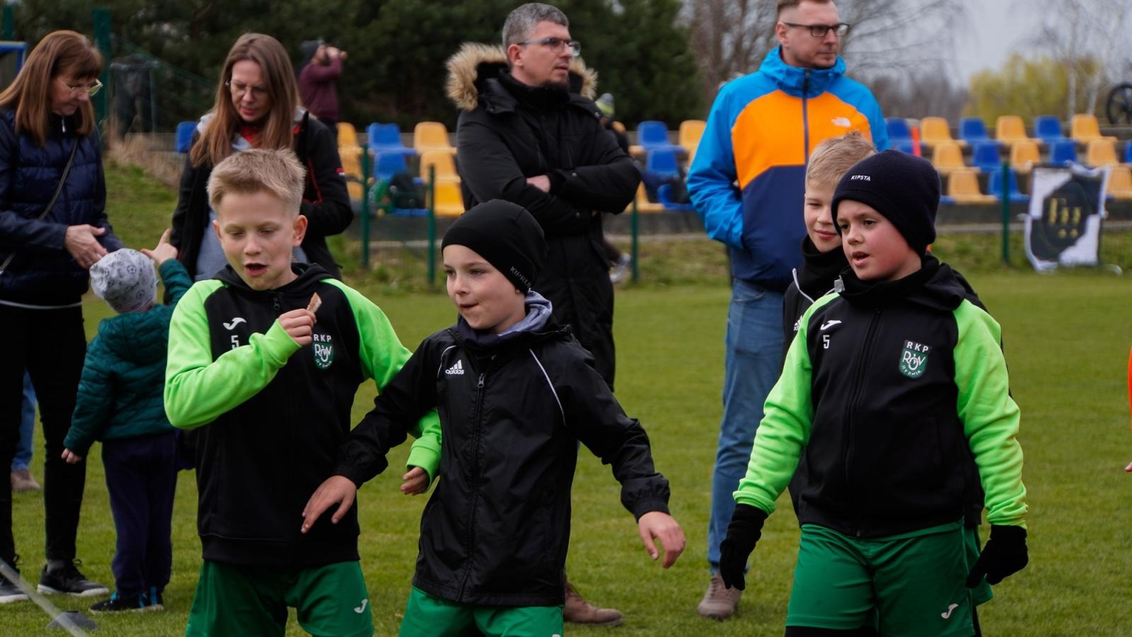 Zdjęcie w galerii na portalu naszraciborz.pl: Raszczyce Cup 2025. Piłkarska rywalizacja ponad pięciuset zawodników [FOTO] wiadomości z regionu