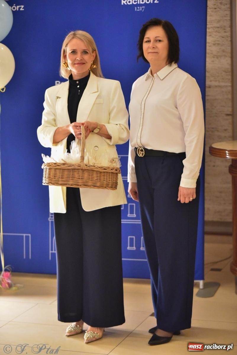 Zdjęcie w galerii na portalu naszraciborz.pl: 80 lat przedszkola w Brzeziu. Wzruszenia, wspomnienia i artystyczne talenty na scenie RCK [FOTO i WIDEO] wiadomości z regionu