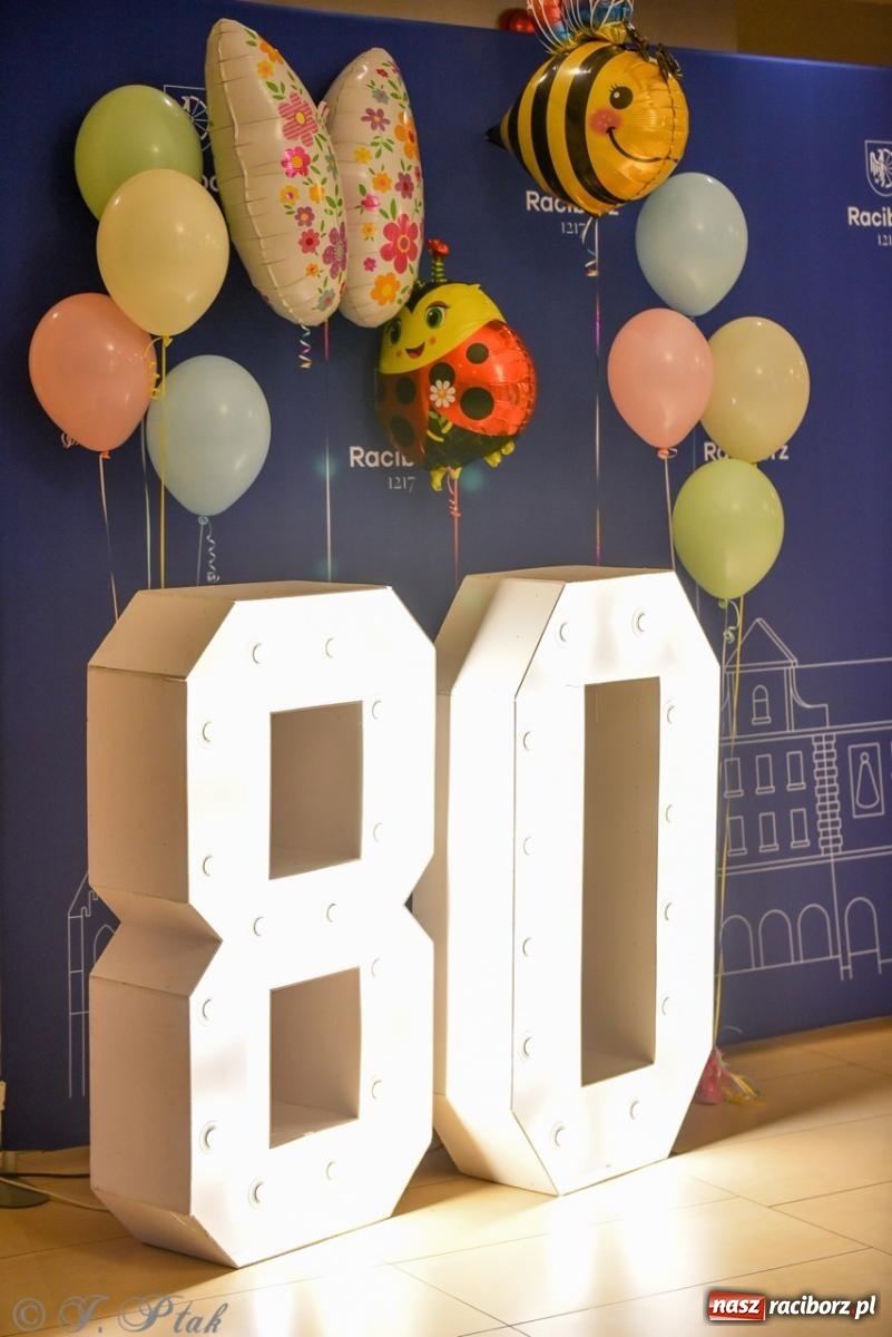 Zdjęcie w galerii na portalu naszraciborz.pl: 80 lat przedszkola w Brzeziu. Wzruszenia, wspomnienia i artystyczne talenty na scenie RCK [FOTO i WIDEO] wiadomości z regionu