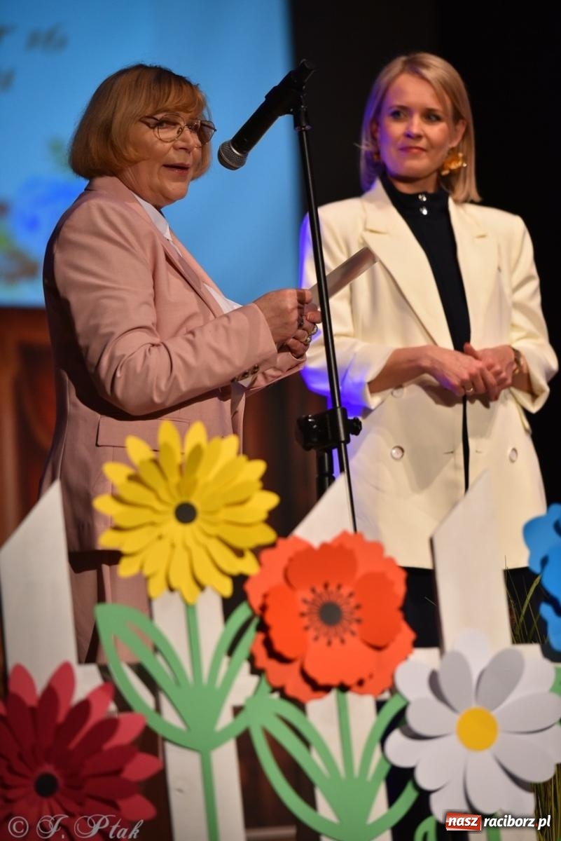 Zdjęcie w galerii na portalu naszraciborz.pl: 80 lat przedszkola w Brzeziu. Wzruszenia, wspomnienia i artystyczne talenty na scenie RCK [FOTO i WIDEO] wiadomości z regionu