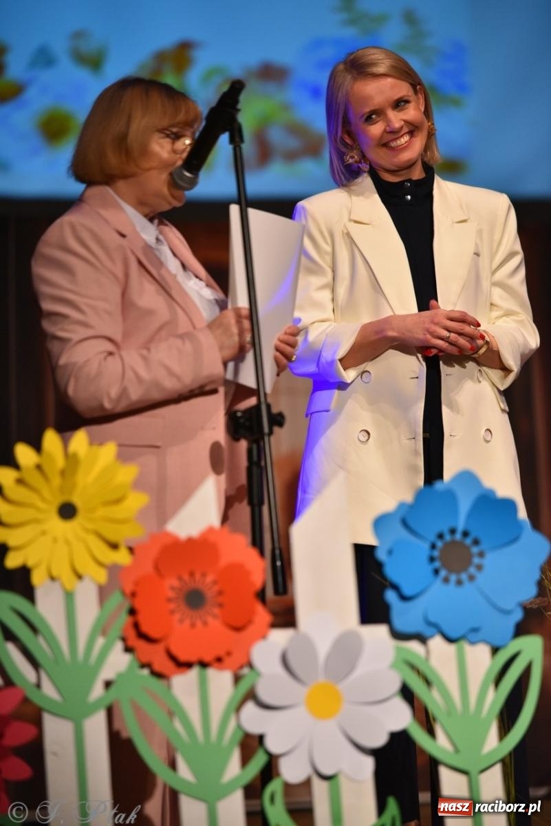 Zdjęcie w galerii na portalu naszraciborz.pl: 80 lat przedszkola w Brzeziu. Wzruszenia, wspomnienia i artystyczne talenty na scenie RCK [FOTO i WIDEO] wiadomości z regionu