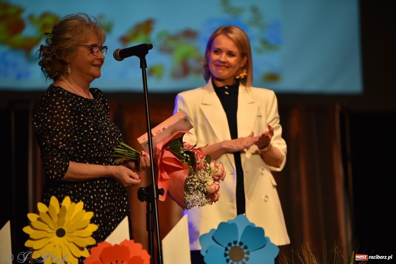 Zdjęcie w galerii na portalu naszraciborz.pl: 80 lat przedszkola w Brzeziu. Wzruszenia, wspomnienia i artystyczne talenty na scenie RCK [FOTO i WIDEO] wiadomości z regionu