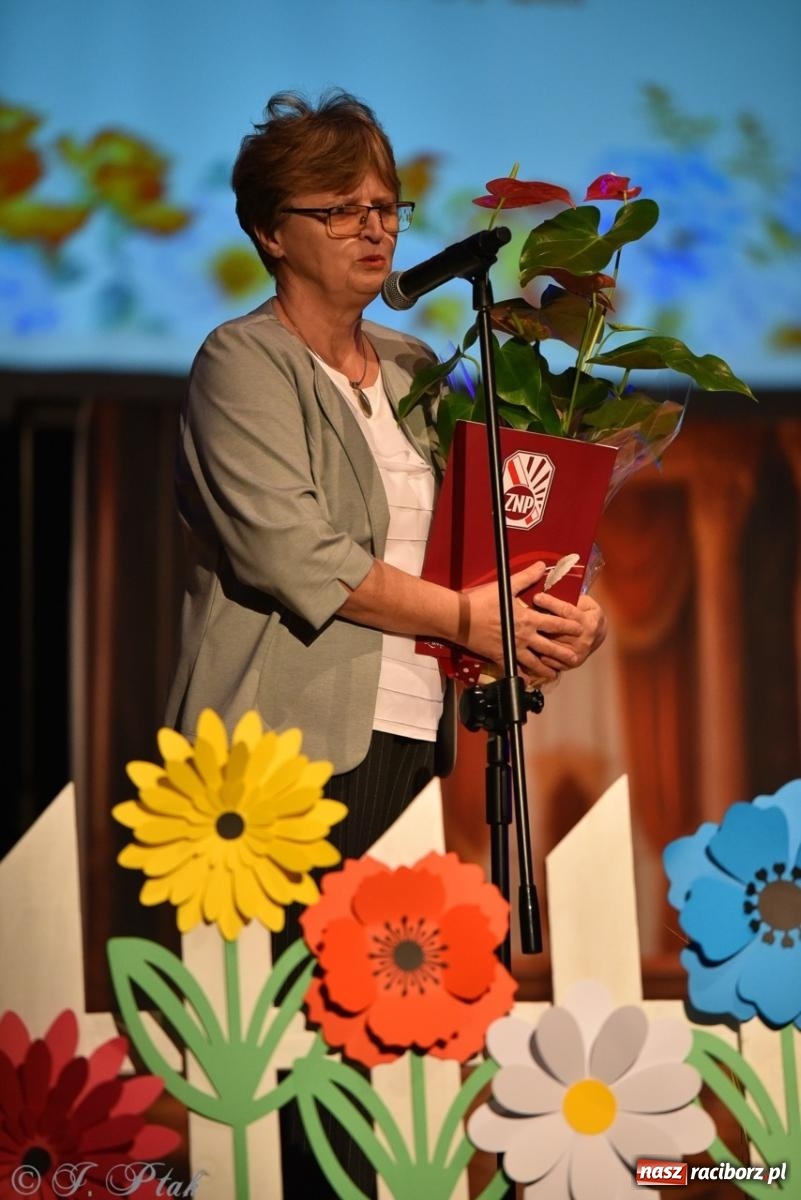 Zdjęcie w galerii na portalu naszraciborz.pl: 80 lat przedszkola w Brzeziu. Wzruszenia, wspomnienia i artystyczne talenty na scenie RCK [FOTO i WIDEO] wiadomości z regionu