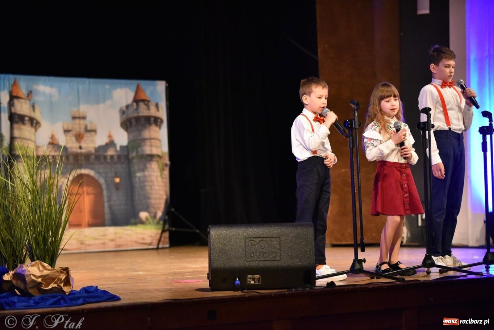 Zdjęcie w galerii na portalu naszraciborz.pl: 80 lat przedszkola w Brzeziu. Wzruszenia, wspomnienia i artystyczne talenty na scenie RCK [FOTO i WIDEO] wiadomości z regionu