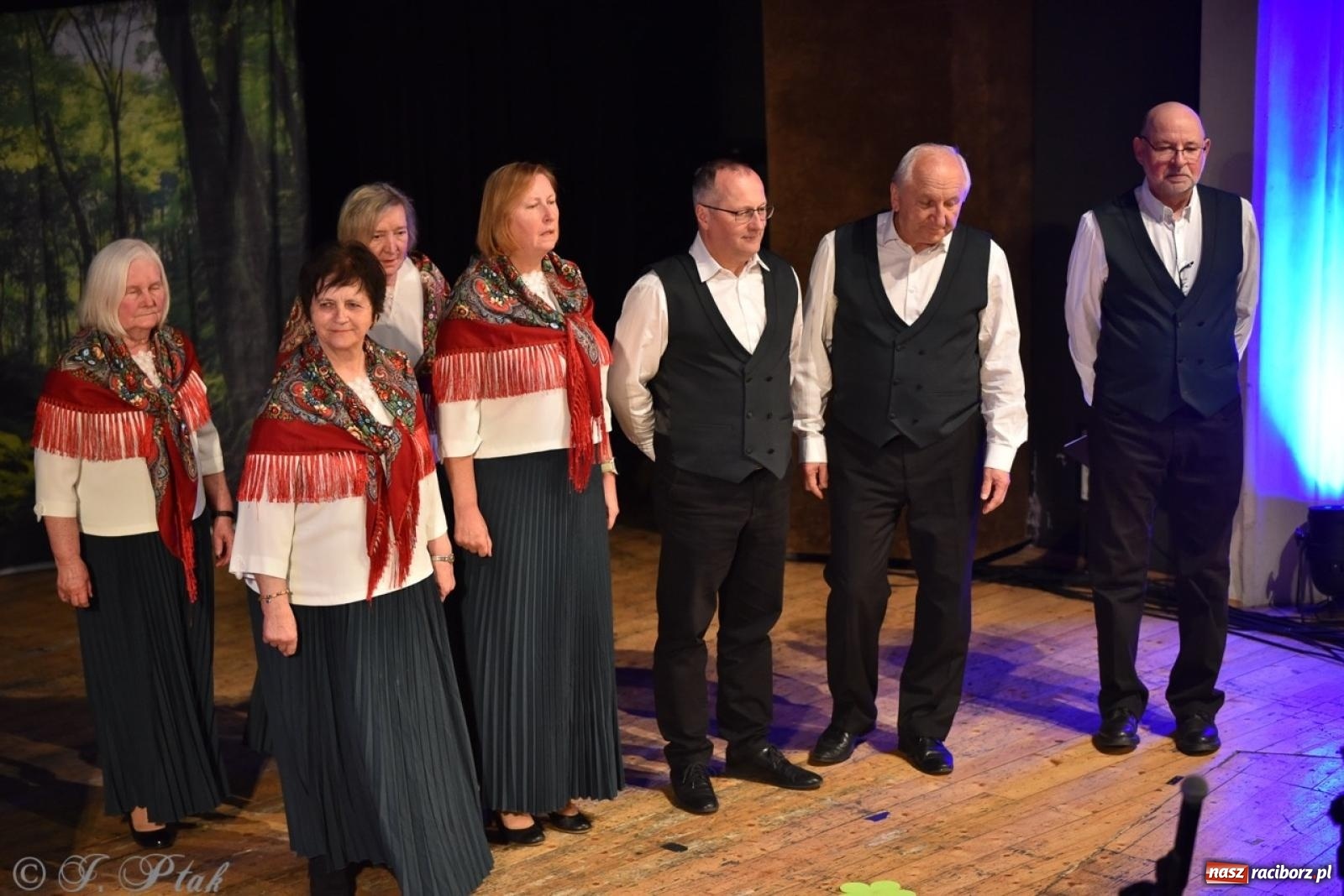 Zdjęcie w galerii na portalu naszraciborz.pl: 80 lat przedszkola w Brzeziu. Wzruszenia, wspomnienia i artystyczne talenty na scenie RCK [FOTO i WIDEO] wiadomości z regionu