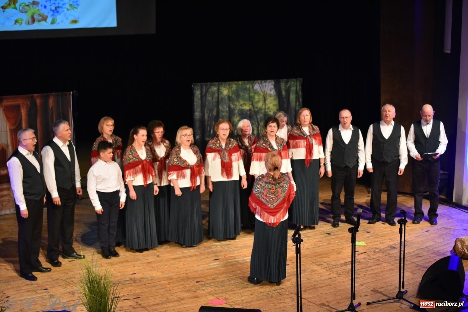 Zdjęcie w galerii na portalu naszraciborz.pl: 80 lat przedszkola w Brzeziu. Wzruszenia, wspomnienia i artystyczne talenty na scenie RCK [FOTO i WIDEO] wiadomości z regionu