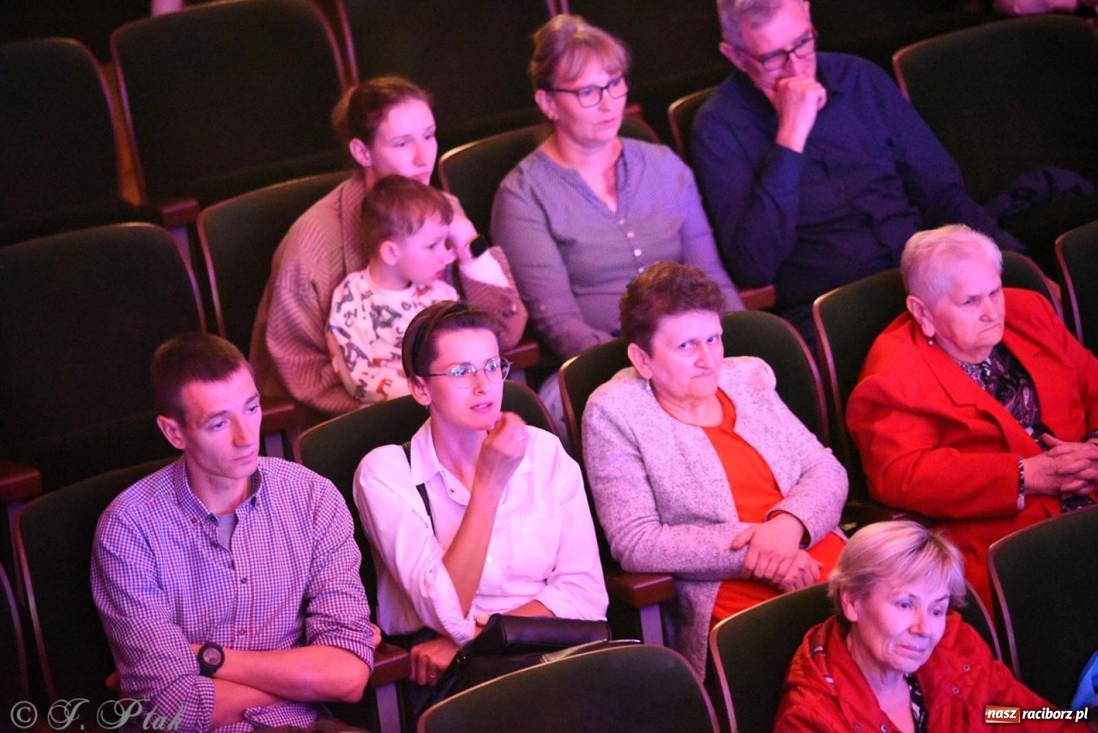 Zdjęcie w galerii na portalu naszraciborz.pl: 80 lat przedszkola w Brzeziu. Wzruszenia, wspomnienia i artystyczne talenty na scenie RCK [FOTO i WIDEO] wiadomości z regionu