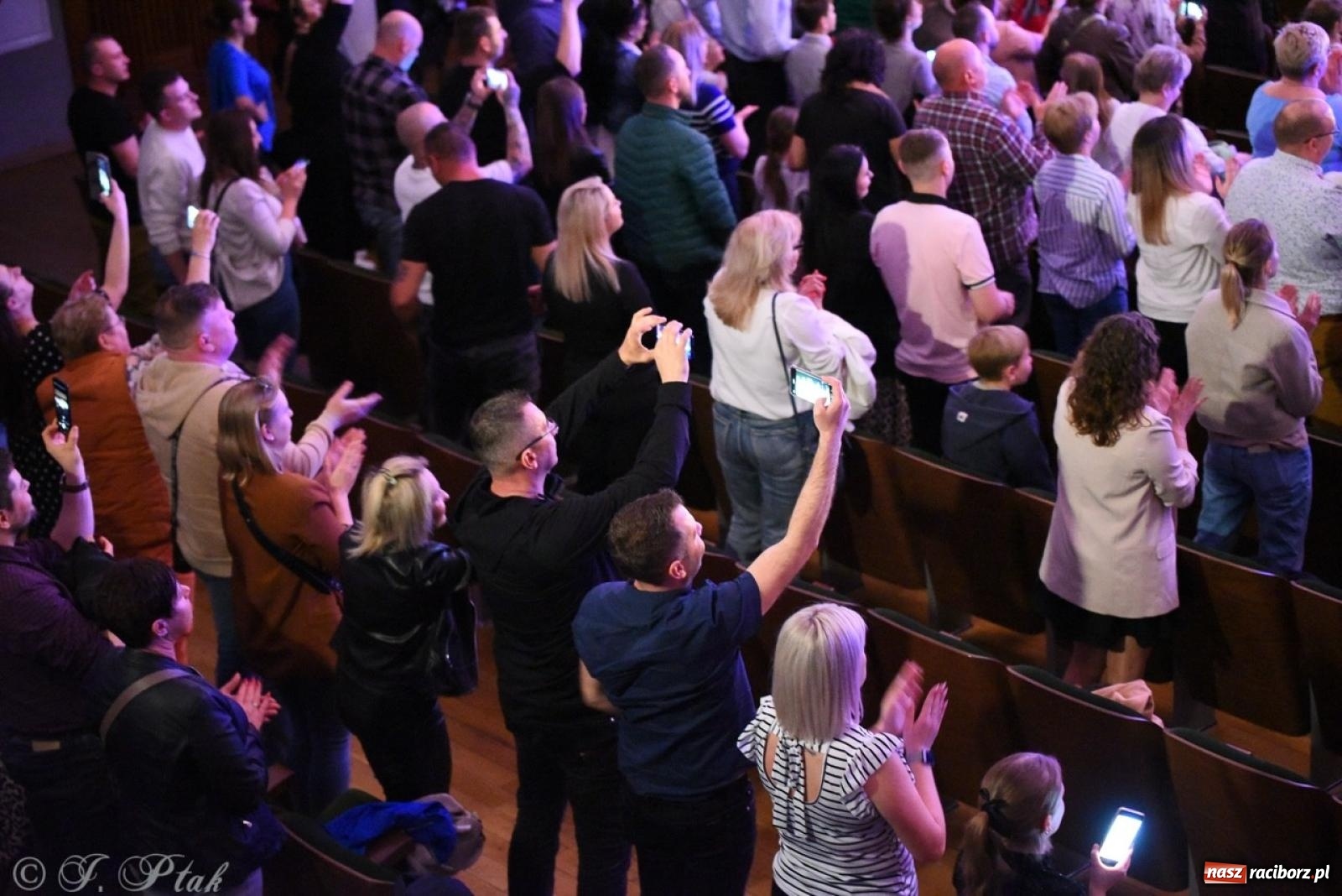 Zdjęcie w galerii na portalu naszraciborz.pl: 80 lat przedszkola w Brzeziu. Wzruszenia, wspomnienia i artystyczne talenty na scenie RCK [FOTO i WIDEO] wiadomości z regionu