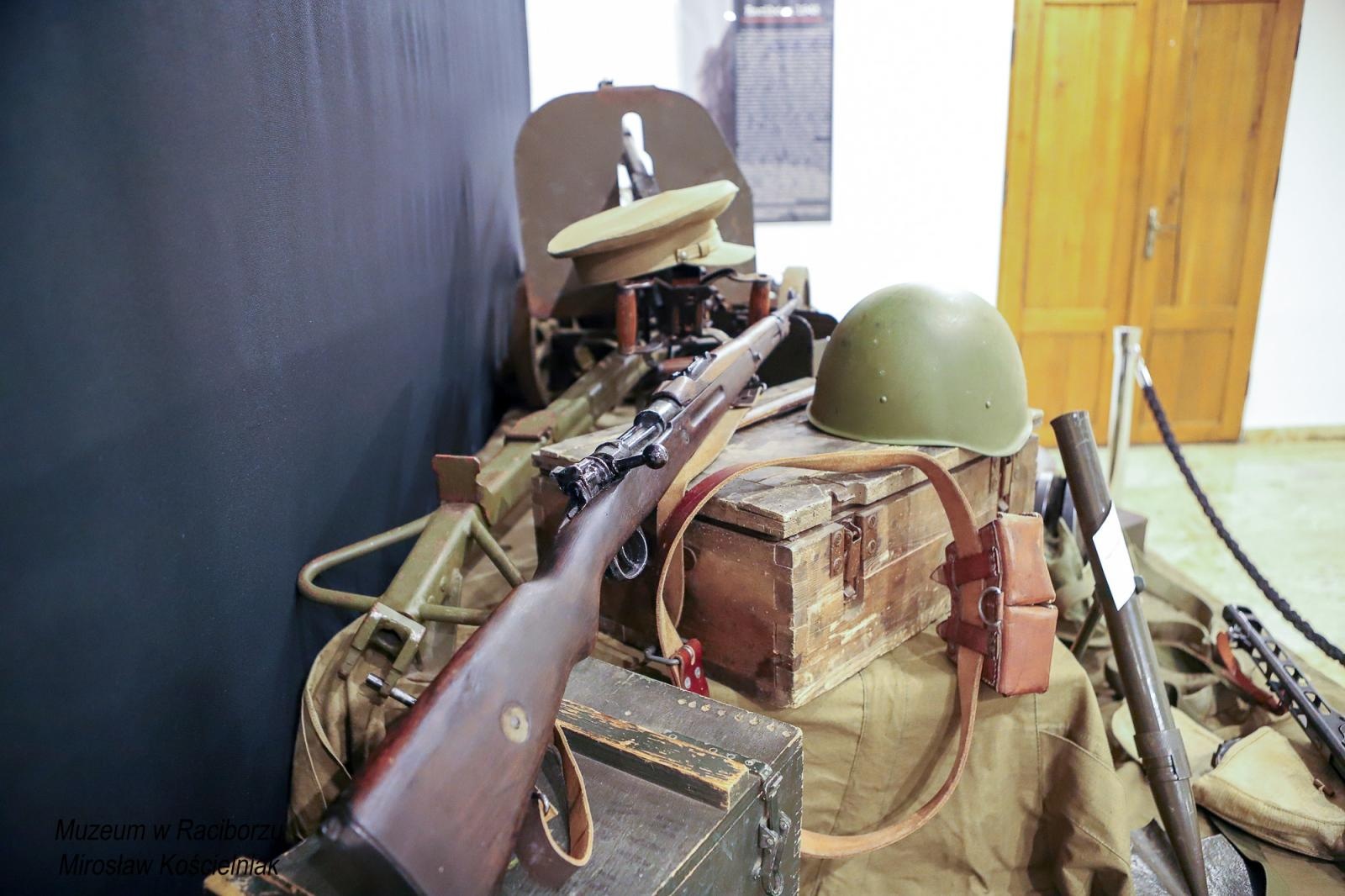 Zdjęcie w galerii na portalu naszraciborz.pl: Racibórz 1945. Konferencja i wystawa upamiętniły dramatyczne wydarzenia sprzed 80 lat [FOTO i WIDEO] wiadomości z regionu