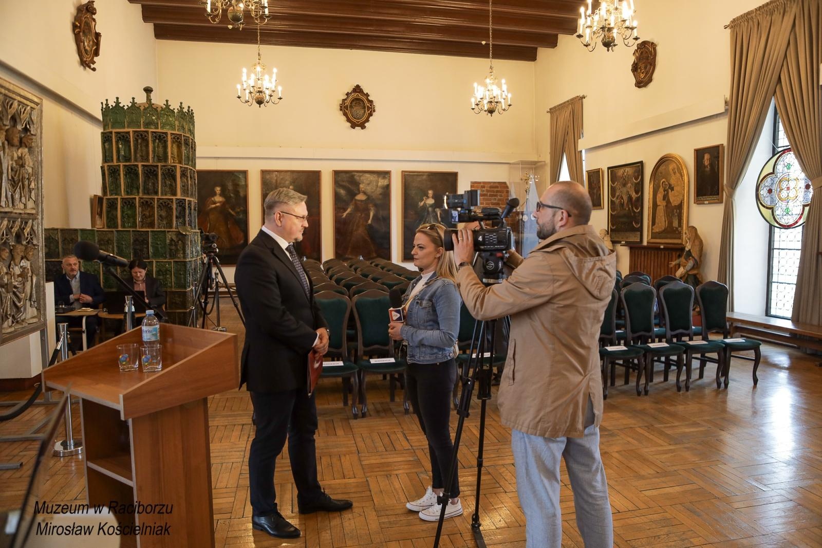 Zdjęcie w galerii na portalu naszraciborz.pl: Racibórz 1945. Konferencja i wystawa upamiętniły dramatyczne wydarzenia sprzed 80 lat [FOTO i WIDEO] wiadomości z regionu