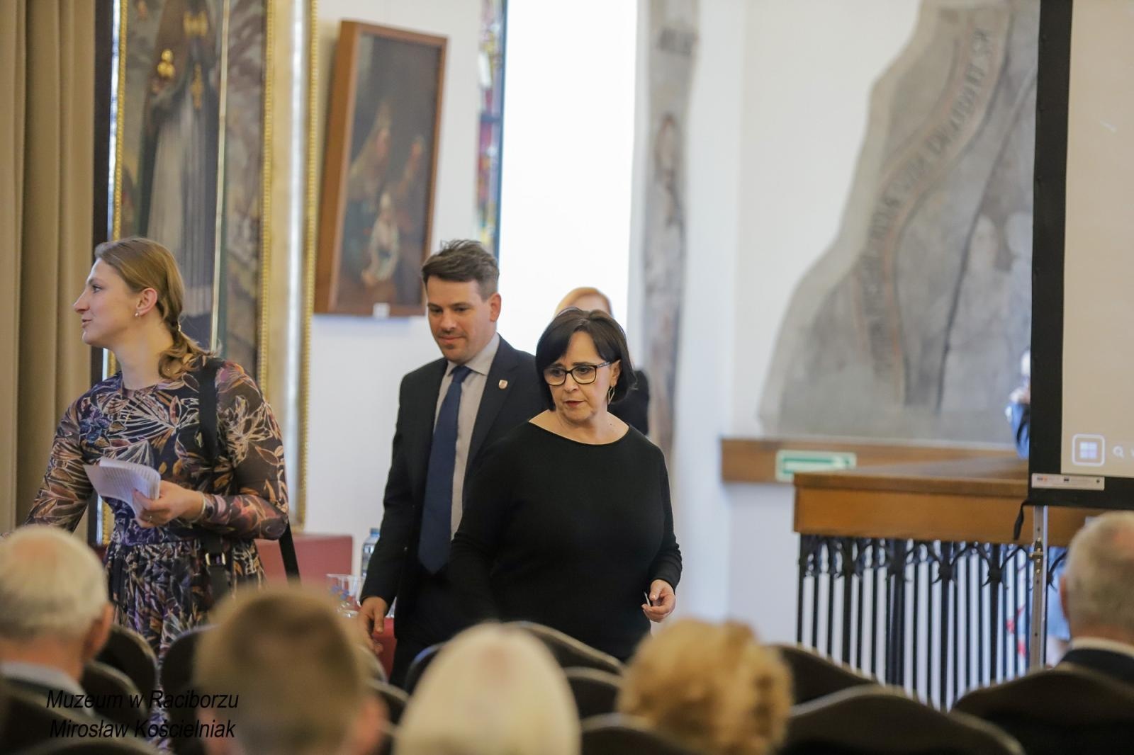 Zdjęcie w galerii na portalu naszraciborz.pl: Racibórz 1945. Konferencja i wystawa upamiętniły dramatyczne wydarzenia sprzed 80 lat [FOTO i WIDEO] wiadomości z regionu