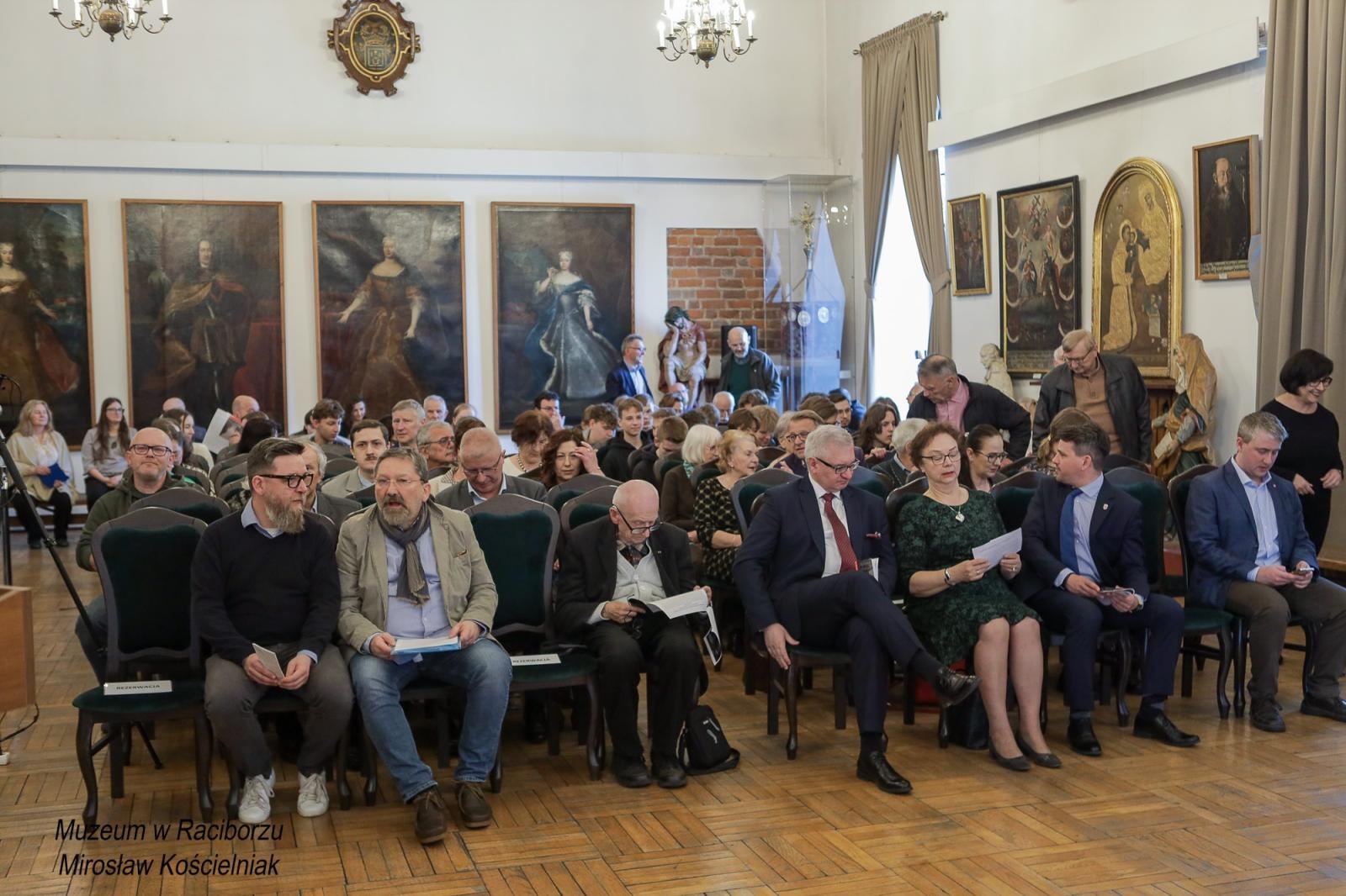 Zdjęcie w galerii na portalu naszraciborz.pl: Racibórz 1945. Konferencja i wystawa upamiętniły dramatyczne wydarzenia sprzed 80 lat [FOTO i WIDEO] wiadomości z regionu