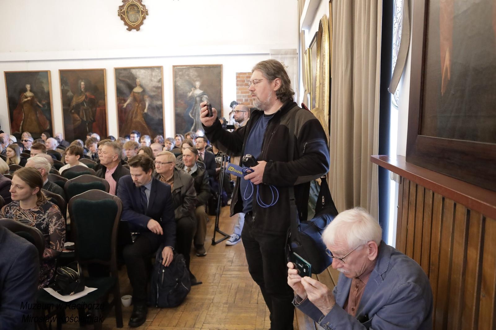 Zdjęcie w galerii na portalu naszraciborz.pl: Racibórz 1945. Konferencja i wystawa upamiętniły dramatyczne wydarzenia sprzed 80 lat [FOTO i WIDEO] wiadomości z regionu