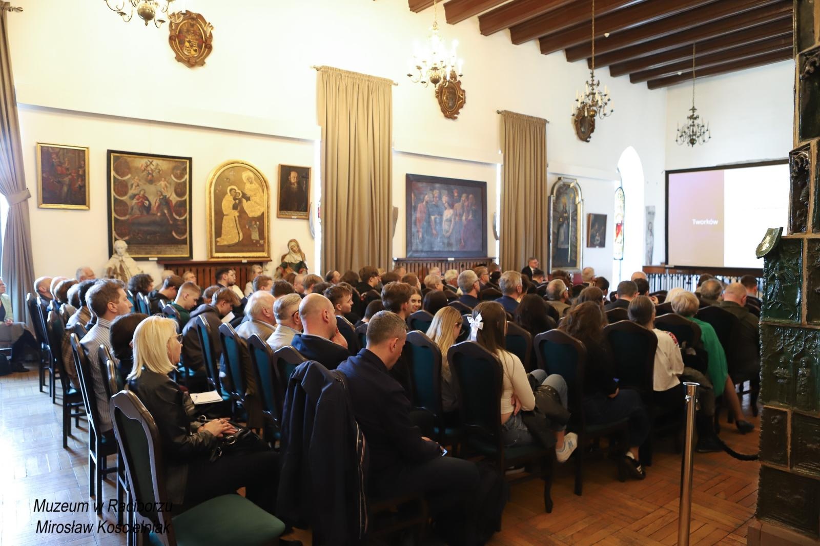 Zdjęcie w galerii na portalu naszraciborz.pl: Racibórz 1945. Konferencja i wystawa upamiętniły dramatyczne wydarzenia sprzed 80 lat [FOTO i WIDEO] wiadomości z regionu