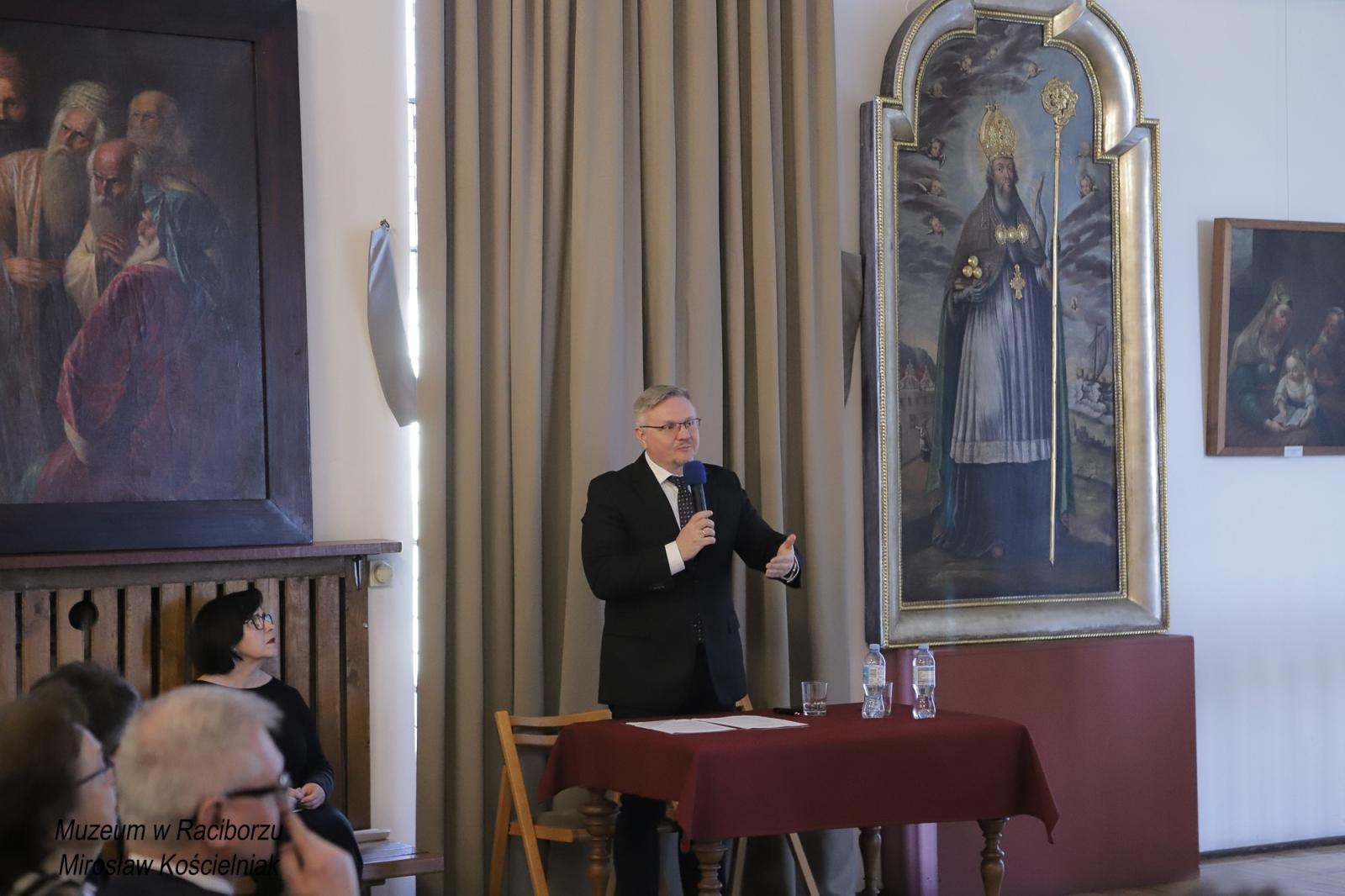 Zdjęcie w galerii na portalu naszraciborz.pl: Racibórz 1945. Konferencja i wystawa upamiętniły dramatyczne wydarzenia sprzed 80 lat [FOTO i WIDEO] wiadomości z regionu