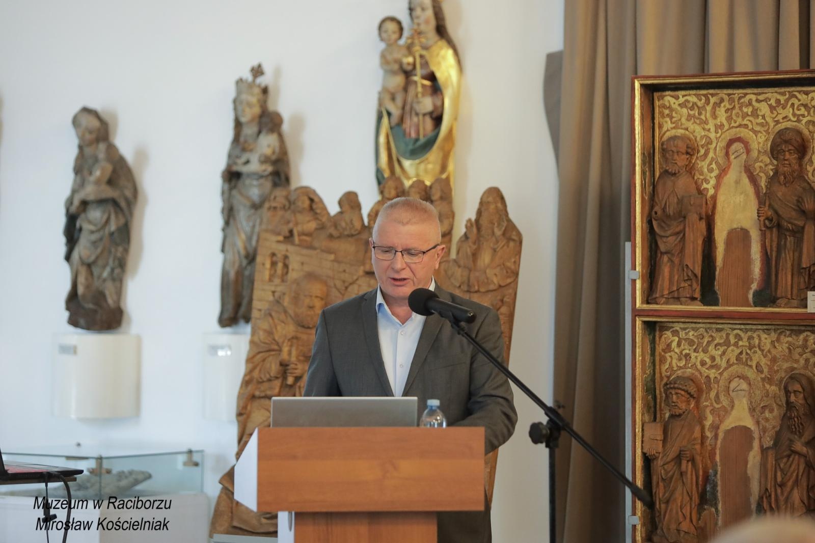 Zdjęcie w galerii na portalu naszraciborz.pl: Racibórz 1945. Konferencja i wystawa upamiętniły dramatyczne wydarzenia sprzed 80 lat [FOTO i WIDEO] wiadomości z regionu