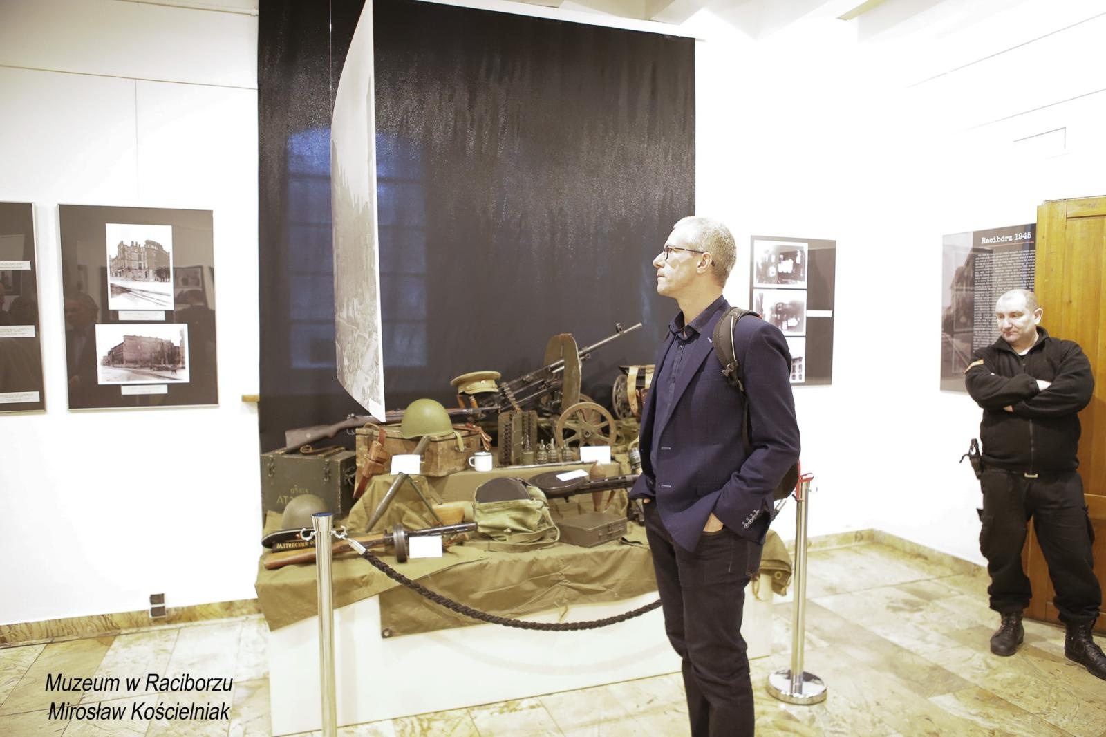 Zdjęcie w galerii na portalu naszraciborz.pl: Racibórz 1945. Konferencja i wystawa upamiętniły dramatyczne wydarzenia sprzed 80 lat [FOTO i WIDEO] wiadomości z regionu