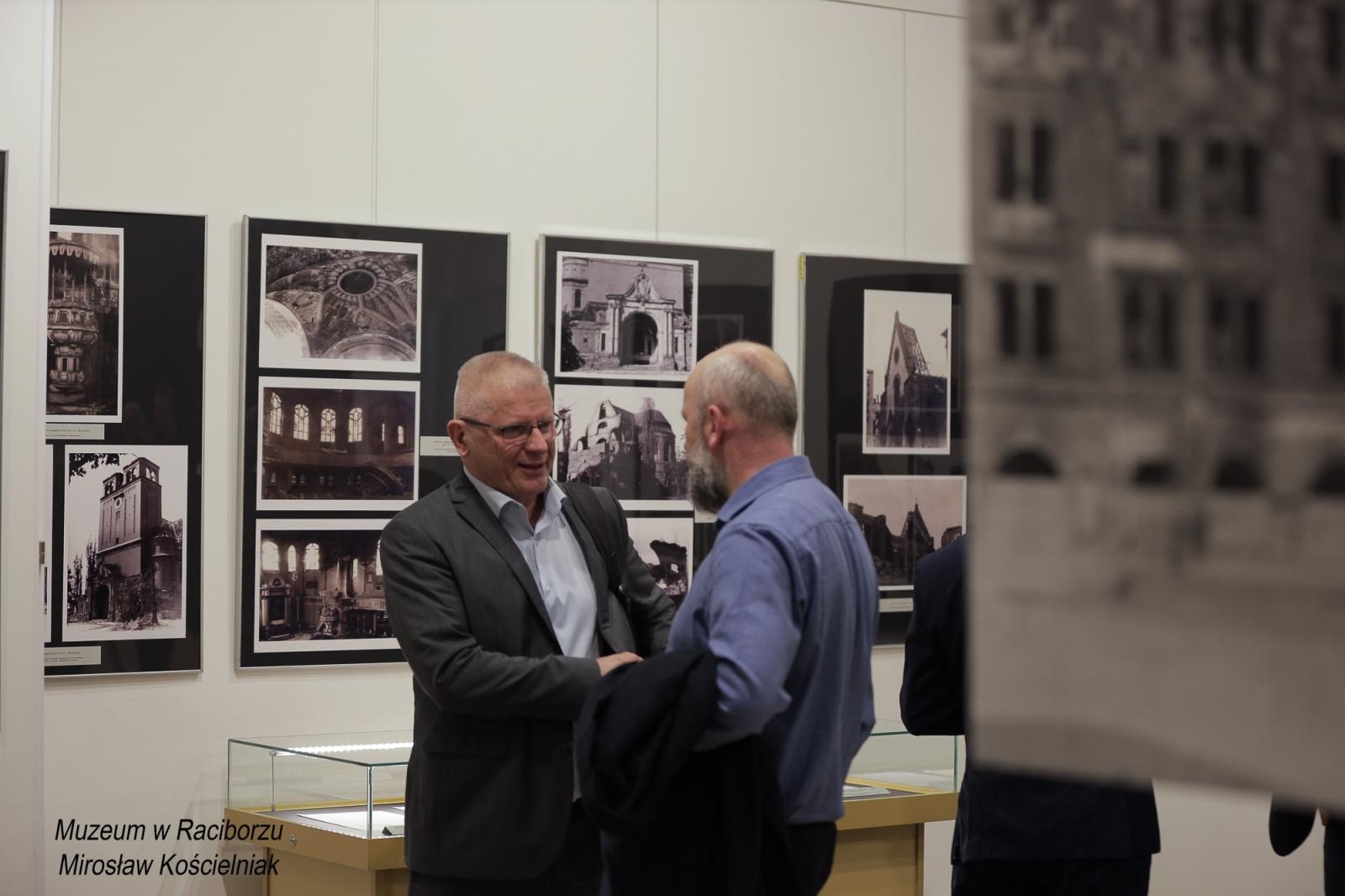 Zdjęcie w galerii na portalu naszraciborz.pl: Racibórz 1945. Konferencja i wystawa upamiętniły dramatyczne wydarzenia sprzed 80 lat [FOTO i WIDEO] wiadomości z regionu