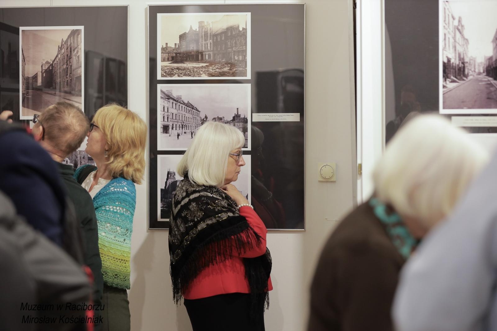 Zdjęcie w galerii na portalu naszraciborz.pl: Racibórz 1945. Konferencja i wystawa upamiętniły dramatyczne wydarzenia sprzed 80 lat [FOTO i WIDEO] wiadomości z regionu