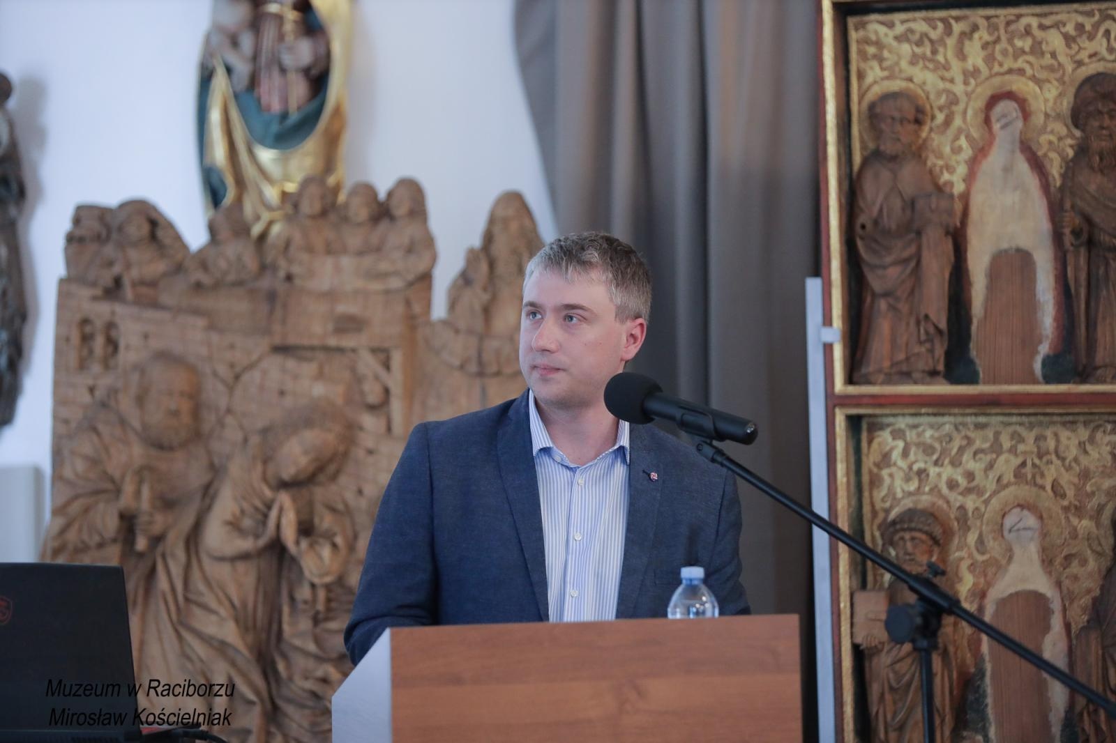 Zdjęcie w galerii na portalu naszraciborz.pl: Racibórz 1945. Konferencja i wystawa upamiętniły dramatyczne wydarzenia sprzed 80 lat [FOTO i WIDEO] wiadomości z regionu
