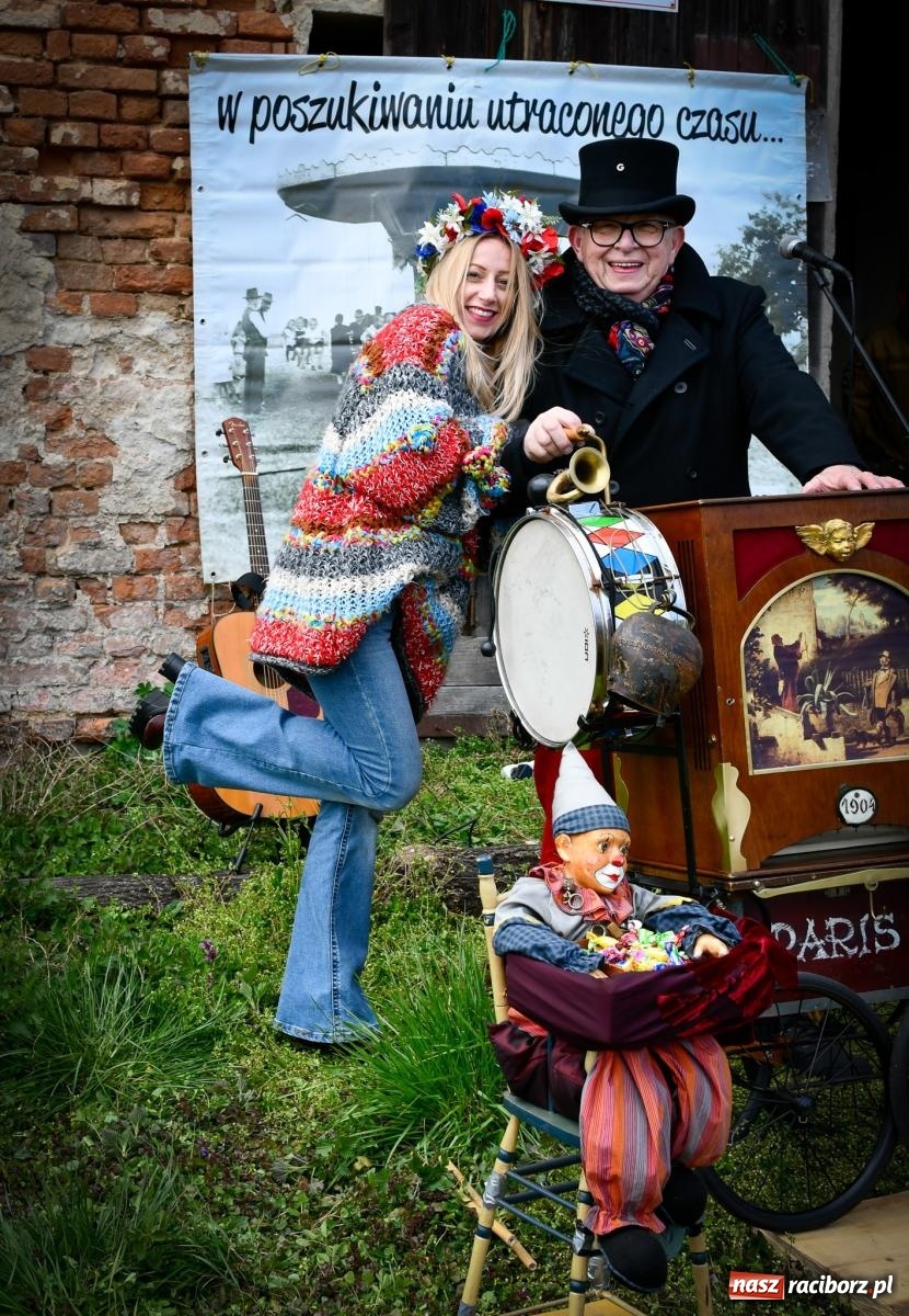 Zdjęcie w galerii na portalu naszraciborz.pl: Jarmark rozmaitości w Sławikowie przyciąga tłumy [FOTO i WIDEO] wiadomości z regionu