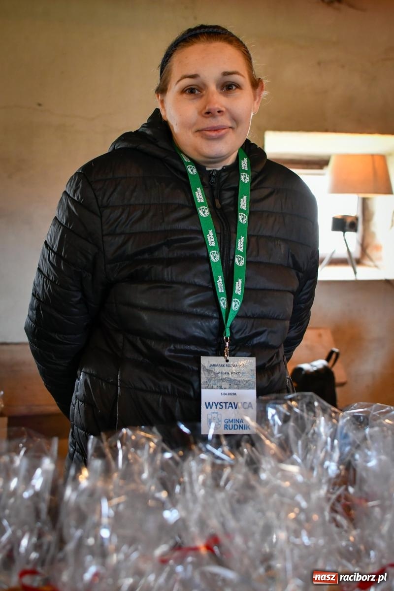 Zdjęcie w galerii na portalu naszraciborz.pl: Jarmark rozmaitości w Sławikowie przyciąga tłumy [FOTO i WIDEO] wiadomości z regionu