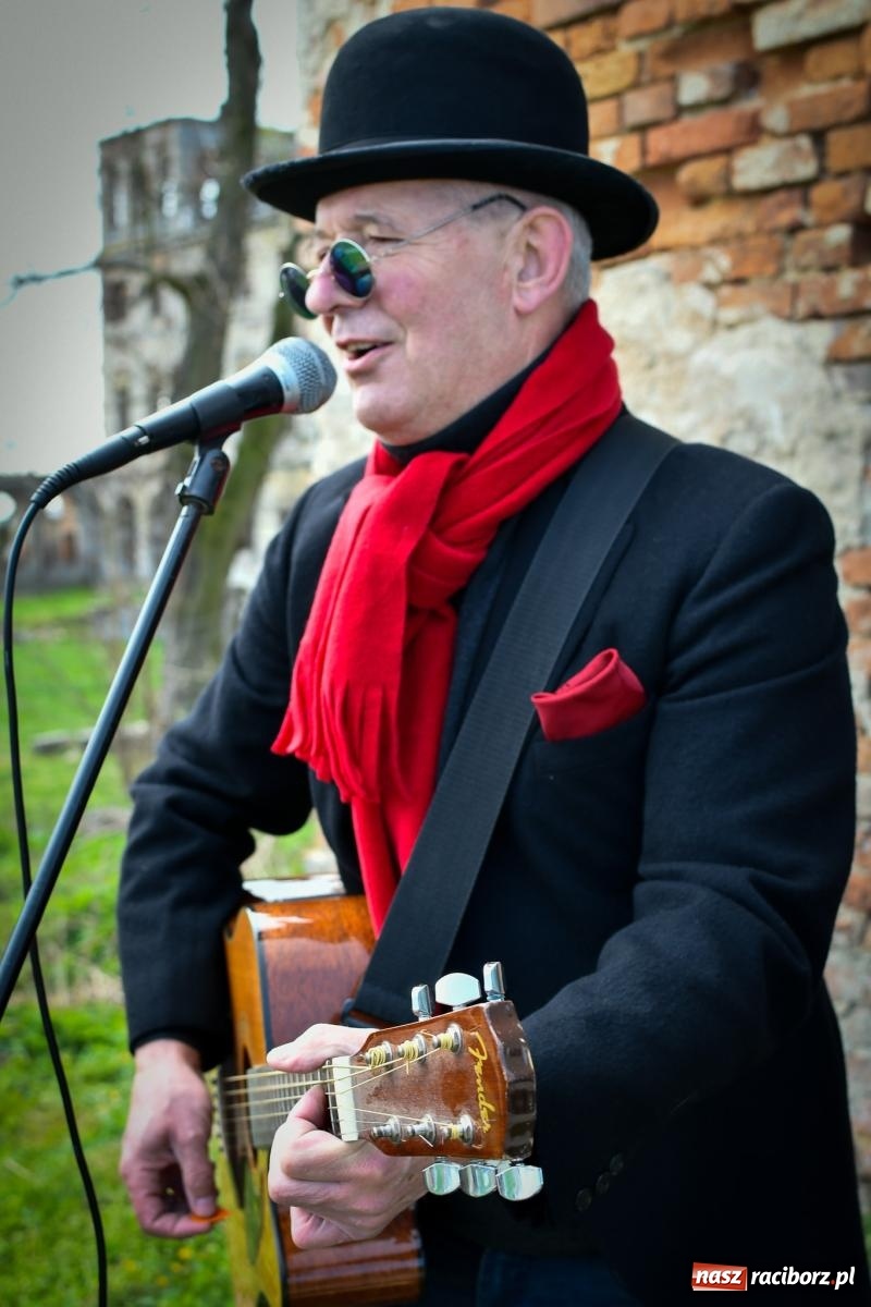 Zdjęcie w galerii na portalu naszraciborz.pl: Jarmark rozmaitości w Sławikowie przyciąga tłumy [FOTO i WIDEO] wiadomości z regionu