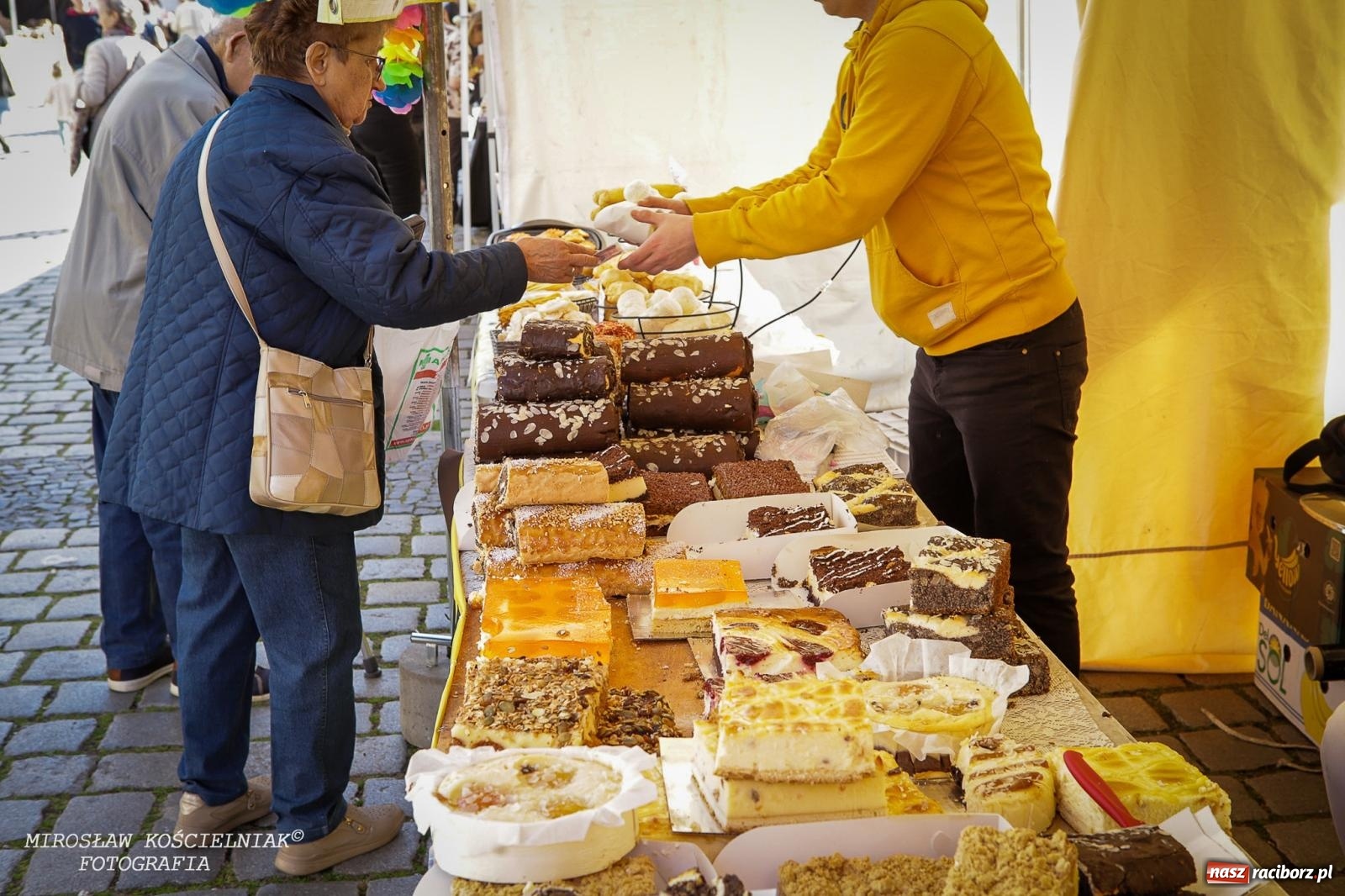 Zdjęcie w galerii na portalu naszraciborz.pl: Migawki z jarmarku wielkanocnego w Raciborzu [FOTO i WIDEO] wiadomości z regionu