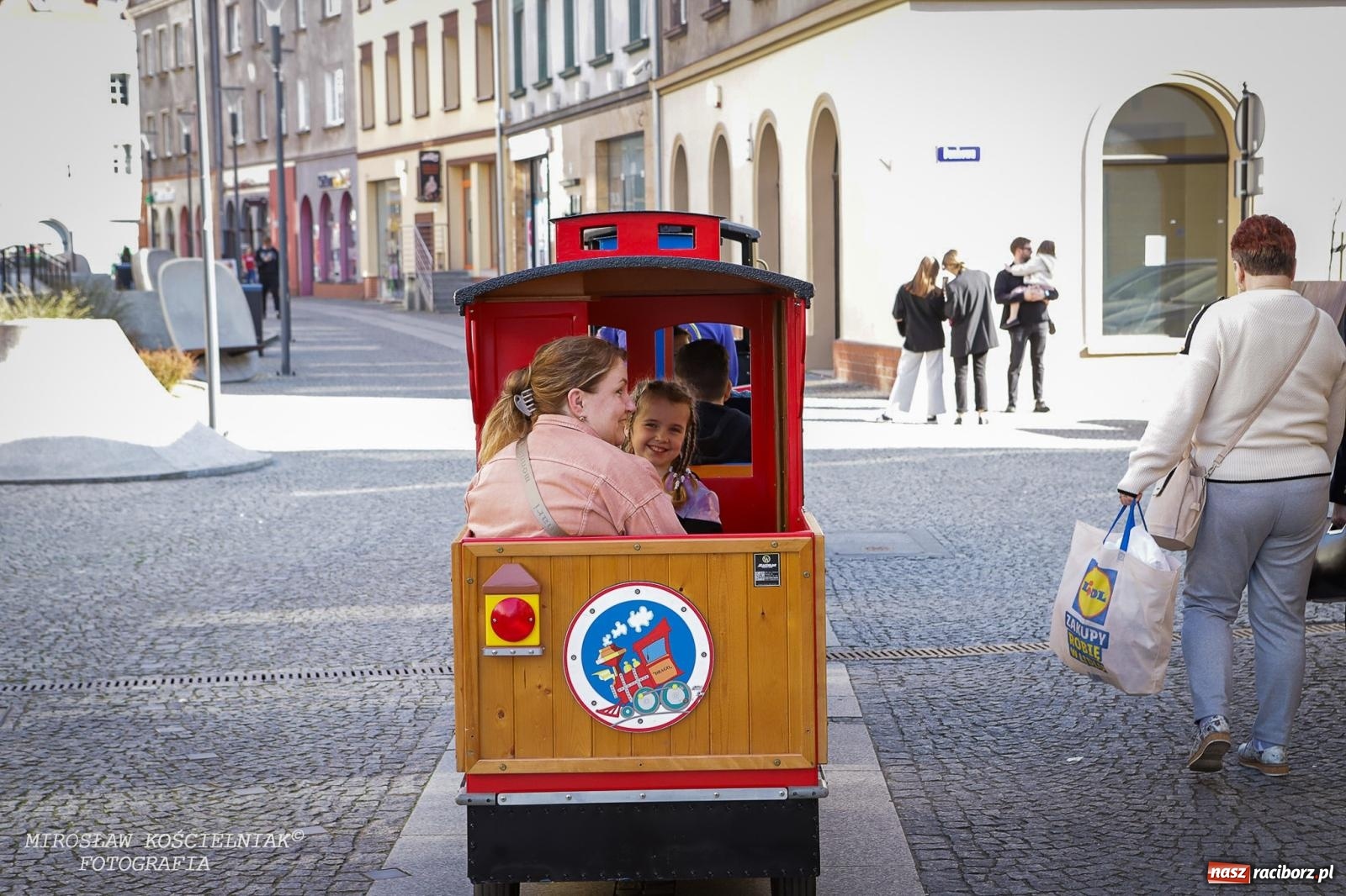 Zdjęcie w galerii na portalu naszraciborz.pl: Migawki z jarmarku wielkanocnego w Raciborzu [FOTO i WIDEO] wiadomości z regionu