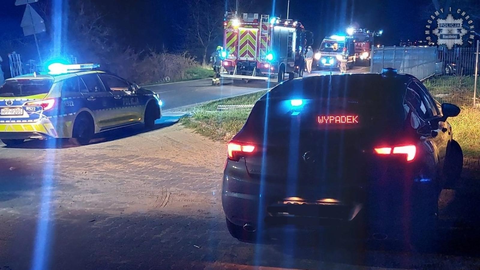 Zdjęcie w galerii na portalu naszraciborz.pl: Groźne zdarzenie w Babicach. 22-latka w szpitalu, kierowca nietrzeźwy - KOMUNIKAT POLICJI wiadomości z regionu