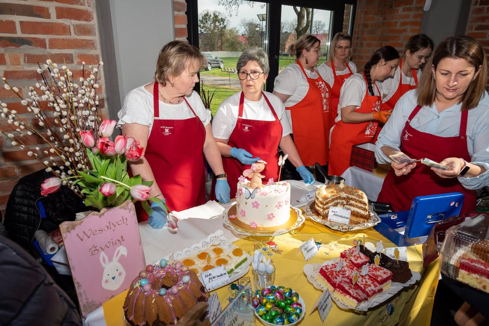 Zdjęcie w galerii na portalu naszraciborz.pl: Kiermasz Wielkanocny w niezwykłej scenerii tworkowskiego zamku [FOTO i WIDEO] wiadomości z regionu