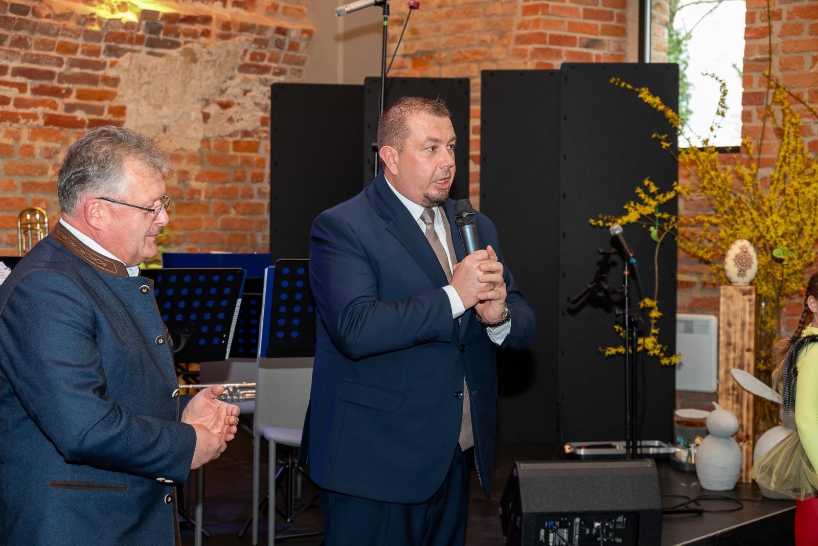 Zdjęcie w galerii na portalu naszraciborz.pl: Kiermasz Wielkanocny w niezwykłej scenerii tworkowskiego zamku [FOTO i WIDEO] wiadomości z regionu