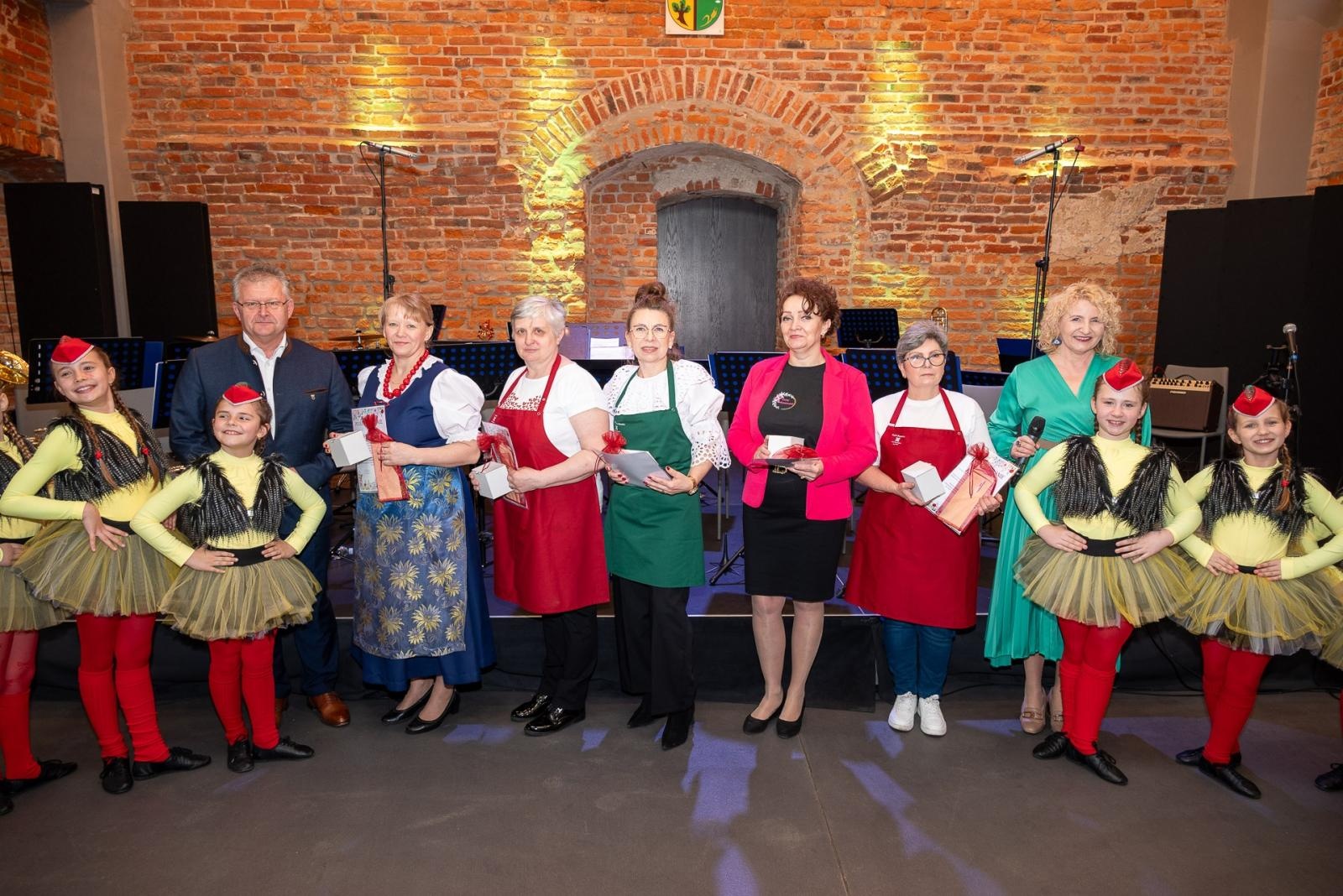 Zdjęcie w galerii na portalu naszraciborz.pl: Kiermasz Wielkanocny w niezwykłej scenerii tworkowskiego zamku [FOTO i WIDEO] wiadomości z regionu