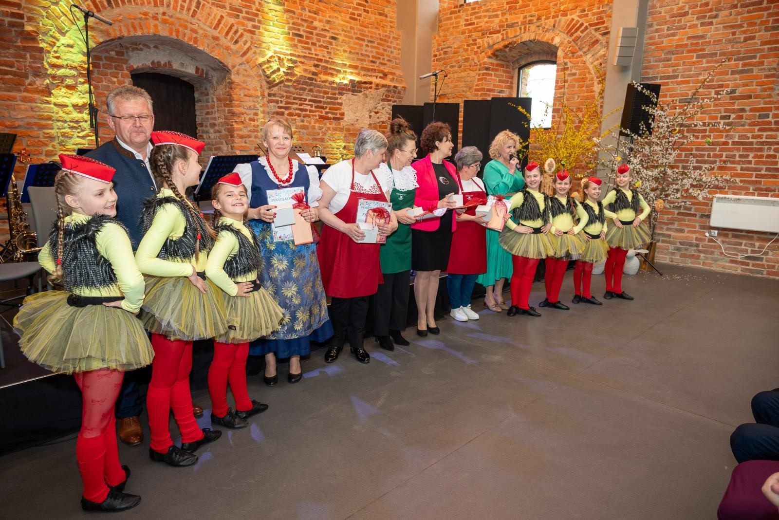 Zdjęcie w galerii na portalu naszraciborz.pl: Kiermasz Wielkanocny w niezwykłej scenerii tworkowskiego zamku [FOTO i WIDEO] wiadomości z regionu