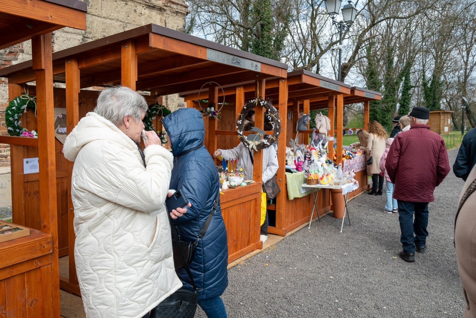 Zdjęcie w galerii na portalu naszraciborz.pl: Kiermasz Wielkanocny w niezwykłej scenerii tworkowskiego zamku [FOTO i WIDEO] wiadomości z regionu