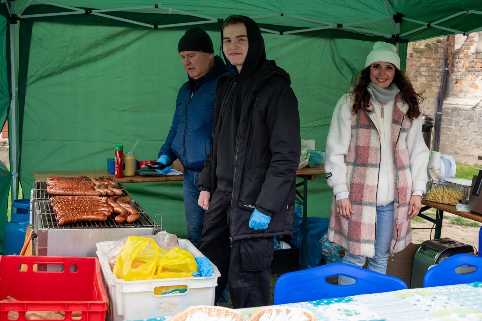 Zdjęcie w galerii na portalu naszraciborz.pl: Kiermasz Wielkanocny w niezwykłej scenerii tworkowskiego zamku [FOTO i WIDEO] wiadomości z regionu