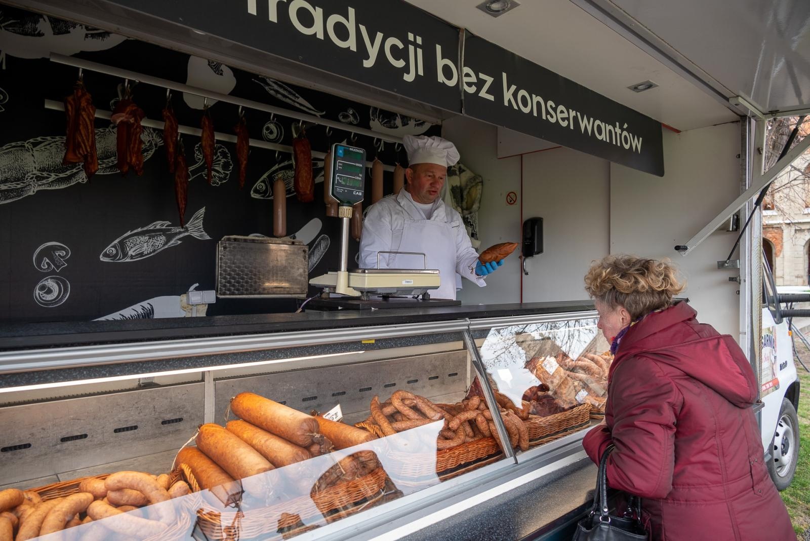 Zdjęcie w galerii na portalu naszraciborz.pl: Kiermasz Wielkanocny w niezwykłej scenerii tworkowskiego zamku [FOTO i WIDEO] wiadomości z regionu