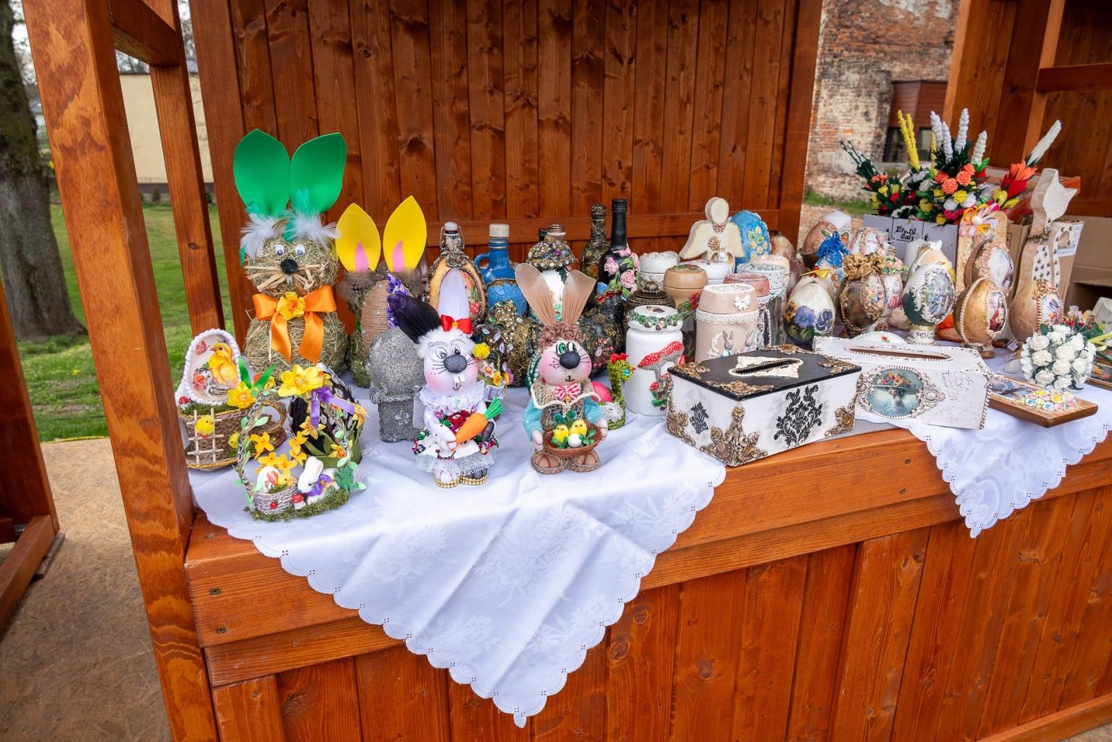 Zdjęcie w galerii na portalu naszraciborz.pl: Kiermasz Wielkanocny w niezwykłej scenerii tworkowskiego zamku [FOTO i WIDEO] wiadomości z regionu