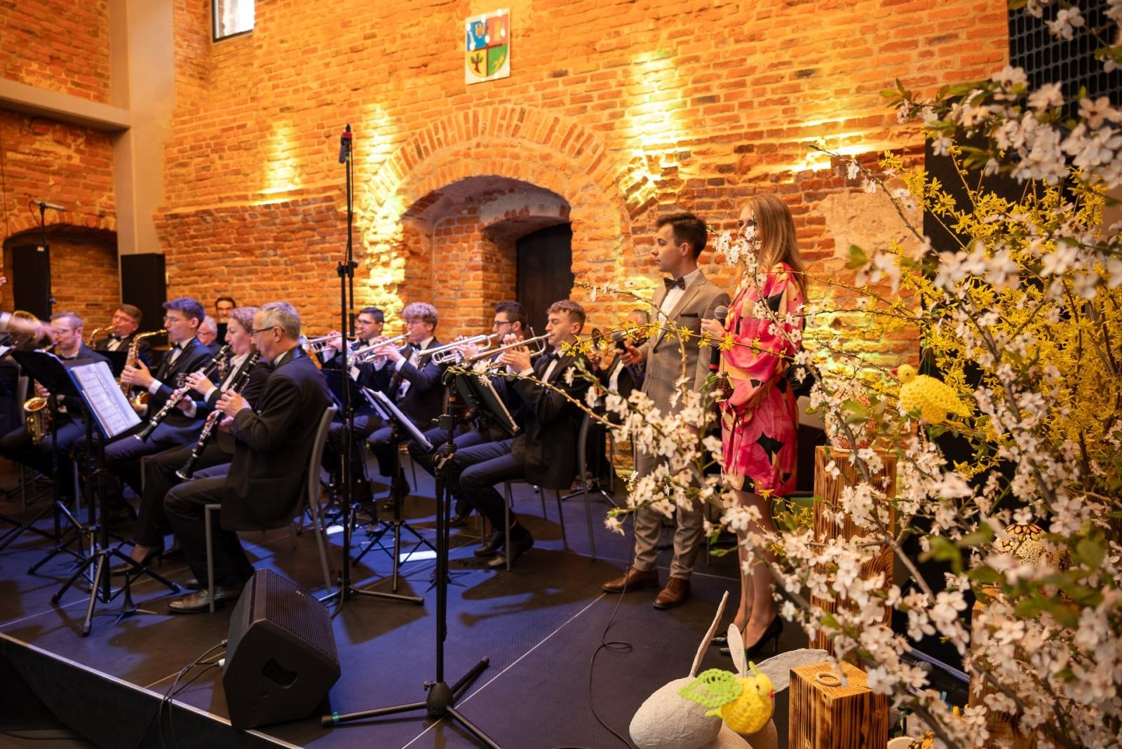 Zdjęcie w galerii na portalu naszraciborz.pl: Kiermasz Wielkanocny w niezwykłej scenerii tworkowskiego zamku [FOTO i WIDEO] wiadomości z regionu
