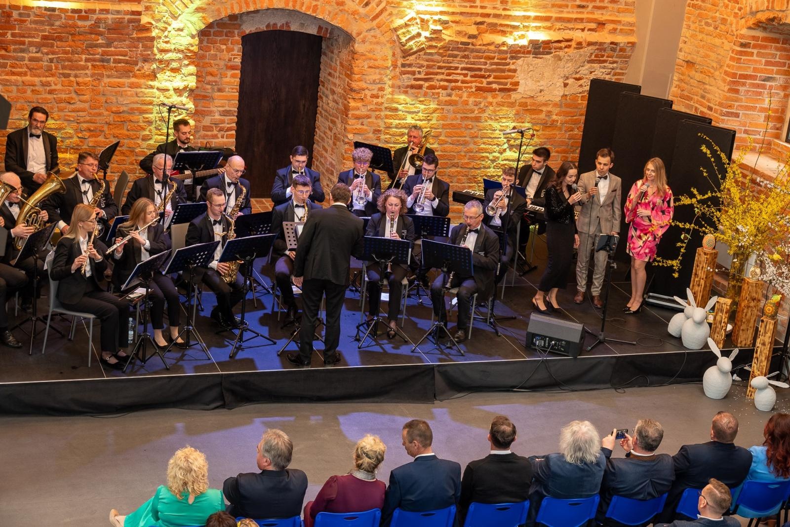 Zdjęcie w galerii na portalu naszraciborz.pl: Kiermasz Wielkanocny w niezwykłej scenerii tworkowskiego zamku [FOTO i WIDEO] wiadomości z regionu