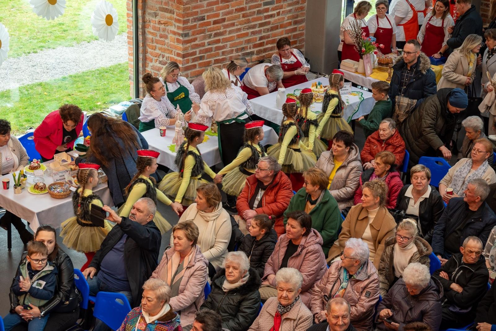 Zdjęcie w galerii na portalu naszraciborz.pl: Kiermasz Wielkanocny w niezwykłej scenerii tworkowskiego zamku [FOTO i WIDEO] wiadomości z regionu