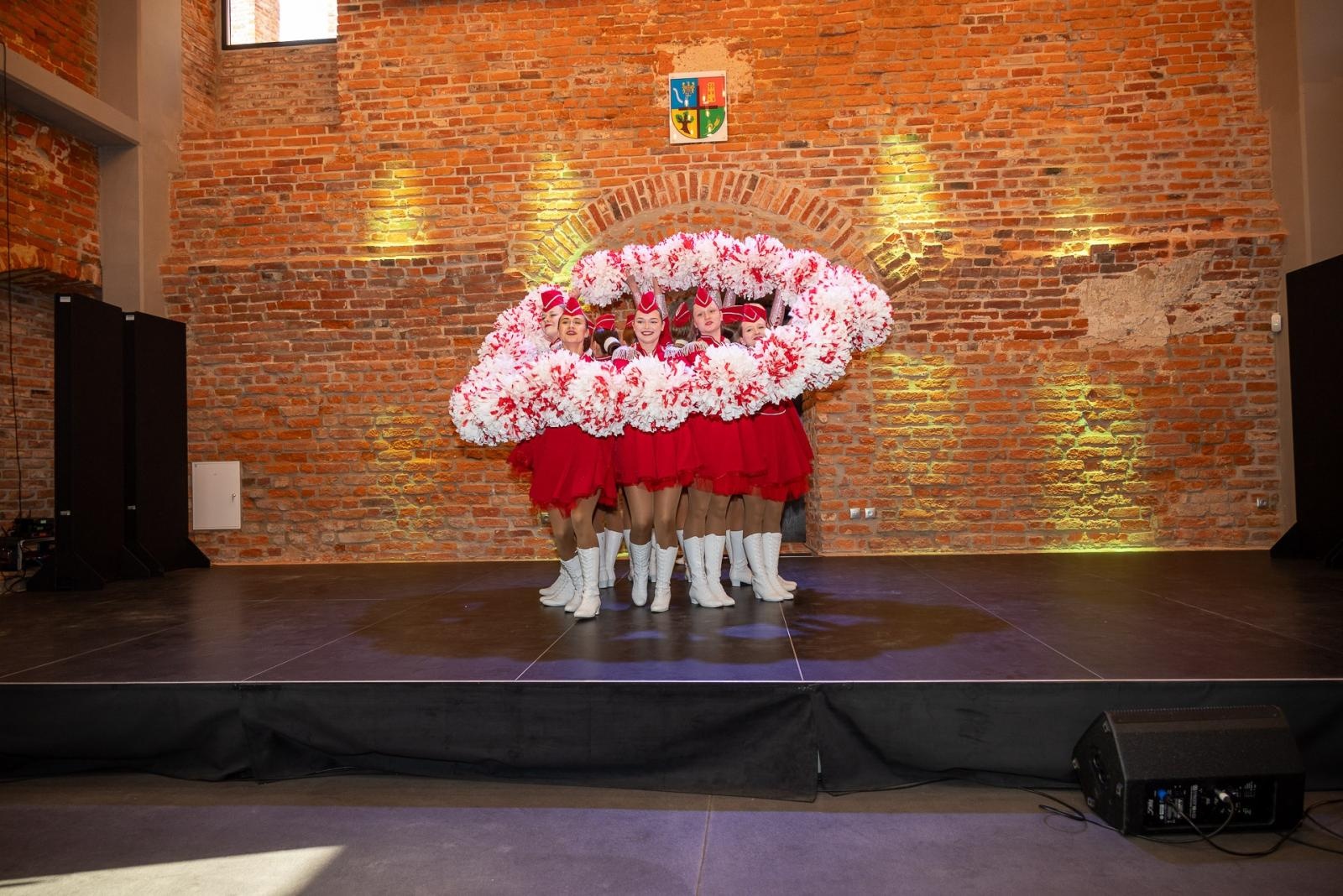 Zdjęcie w galerii na portalu naszraciborz.pl: Kiermasz Wielkanocny w niezwykłej scenerii tworkowskiego zamku [FOTO i WIDEO] wiadomości z regionu