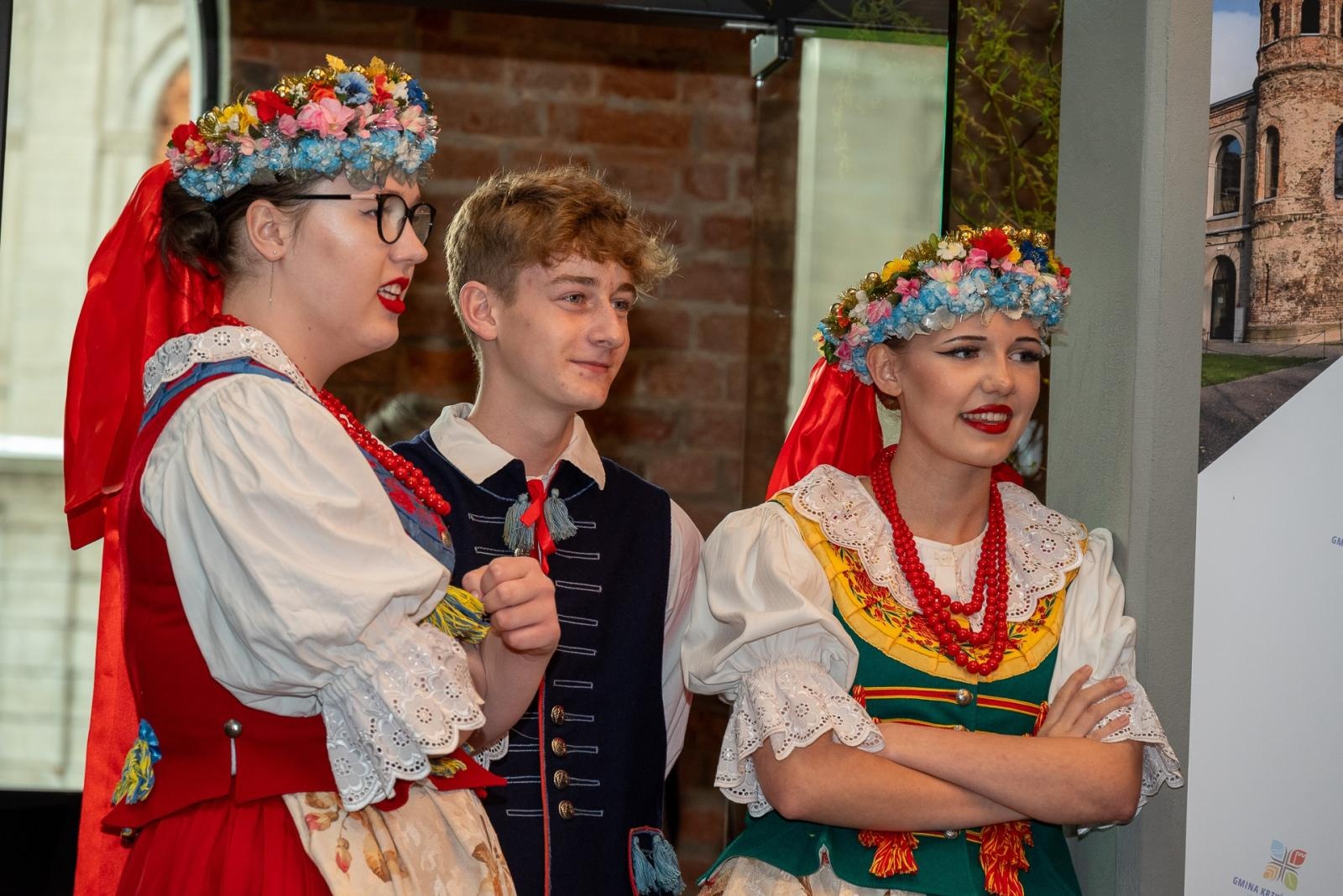 Zdjęcie w galerii na portalu naszraciborz.pl: Kiermasz Wielkanocny w niezwykłej scenerii tworkowskiego zamku [FOTO i WIDEO] wiadomości z regionu