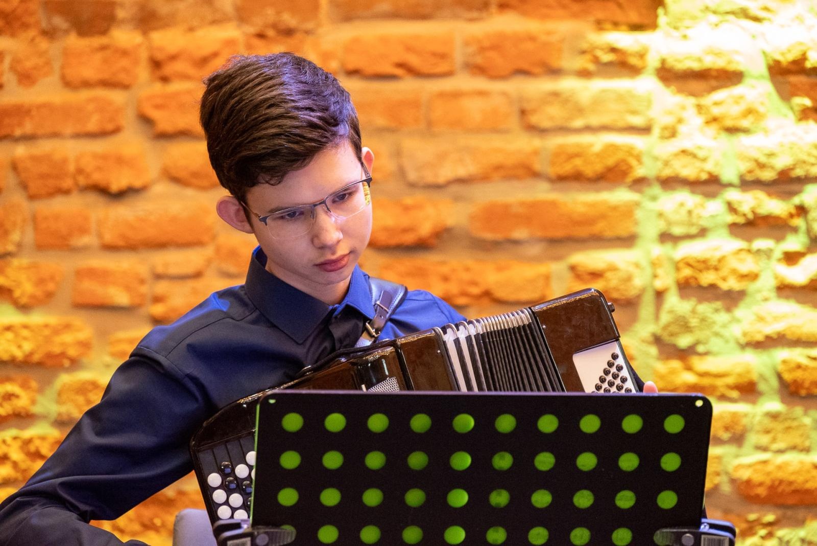 Zdjęcie w galerii na portalu naszraciborz.pl: Kiermasz Wielkanocny w niezwykłej scenerii tworkowskiego zamku [FOTO i WIDEO] wiadomości z regionu