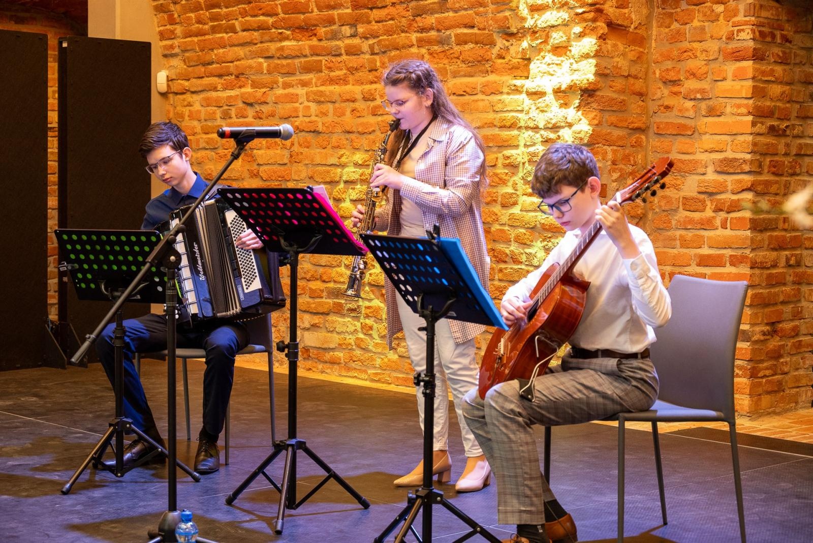 Zdjęcie w galerii na portalu naszraciborz.pl: Kiermasz Wielkanocny w niezwykłej scenerii tworkowskiego zamku [FOTO i WIDEO] wiadomości z regionu